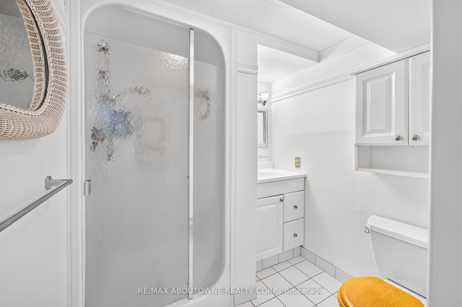 Photo 24 of 461 Blathwayte Lane, Burlington, Brant — HOMEH