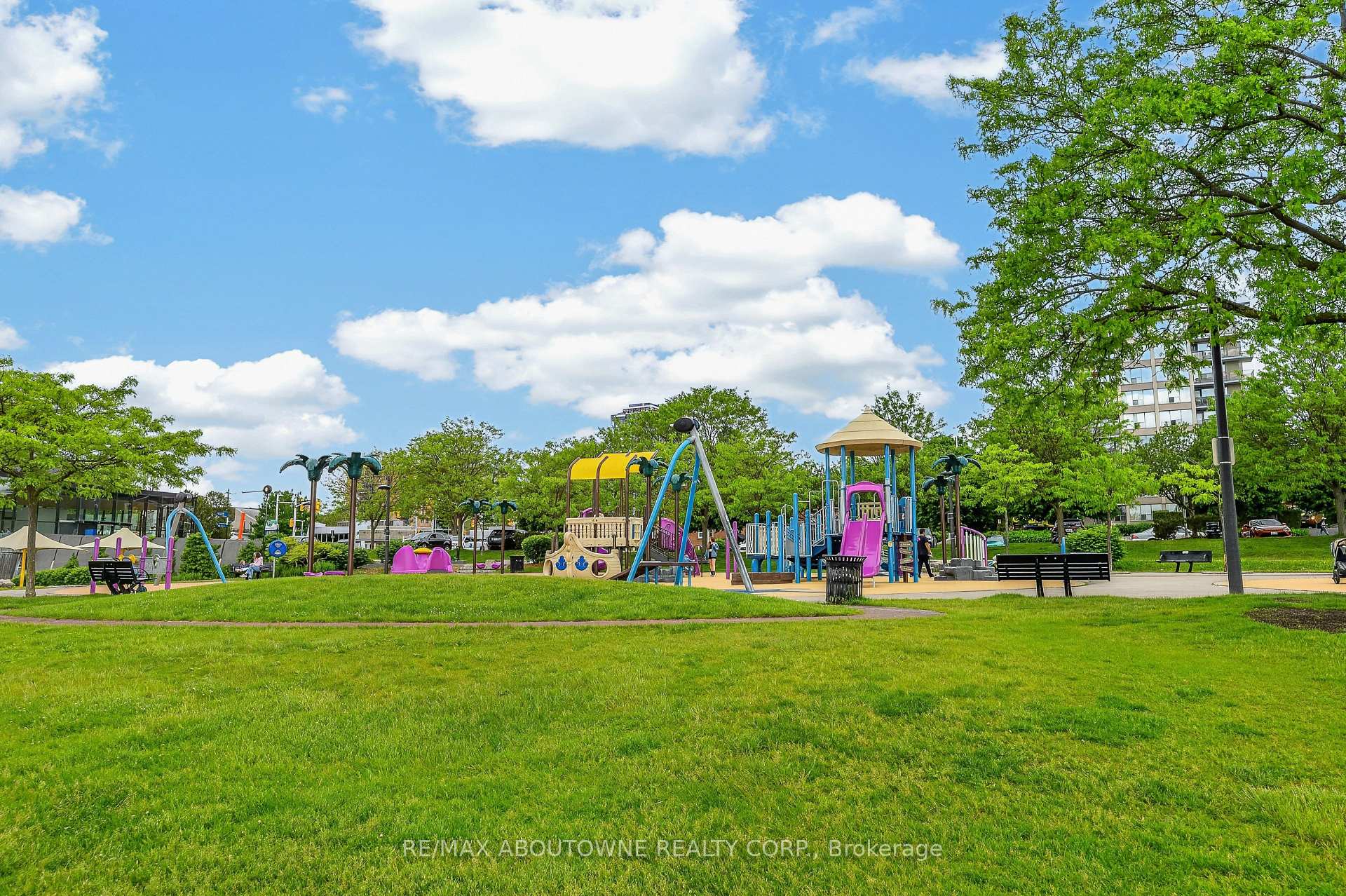 Photo 34 of 461 Blathwayte Lane, Burlington, Brant — HOMEH