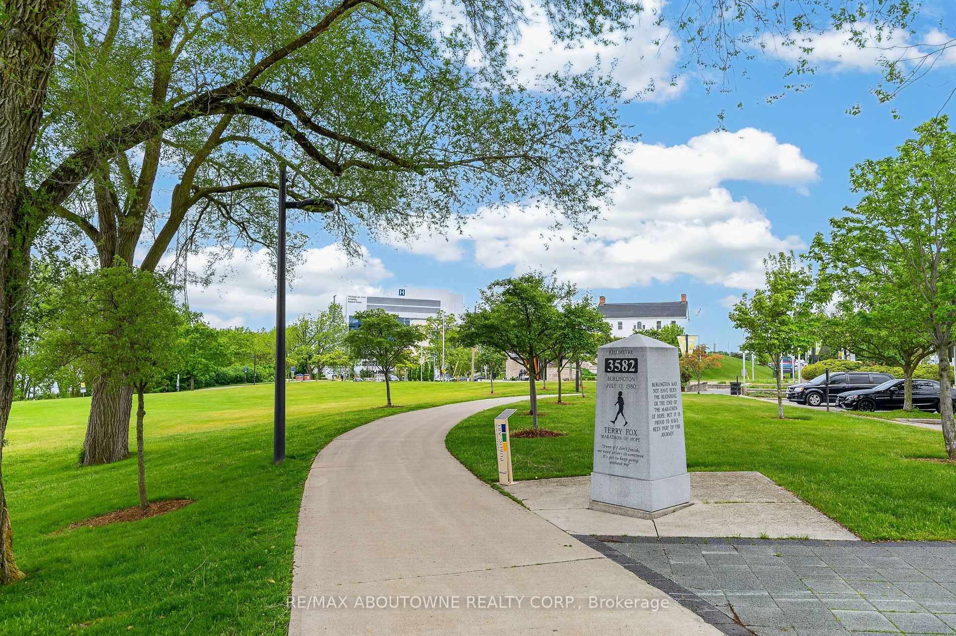 Photo 40 of 461 Blathwayte Lane, Burlington, Brant — HOMEH