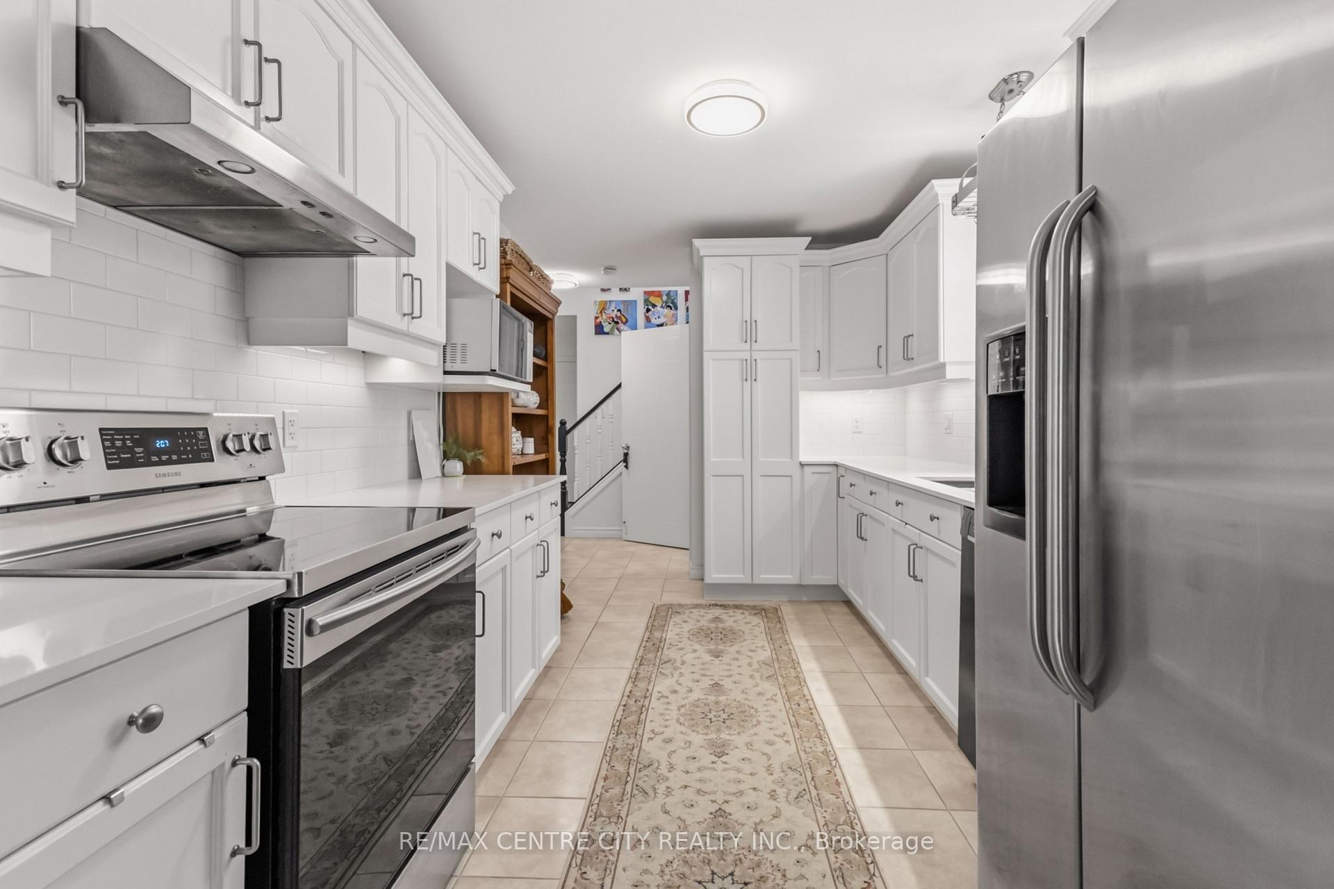 Photo 14 of 1308 Elson Road, London, North I — HOMEH