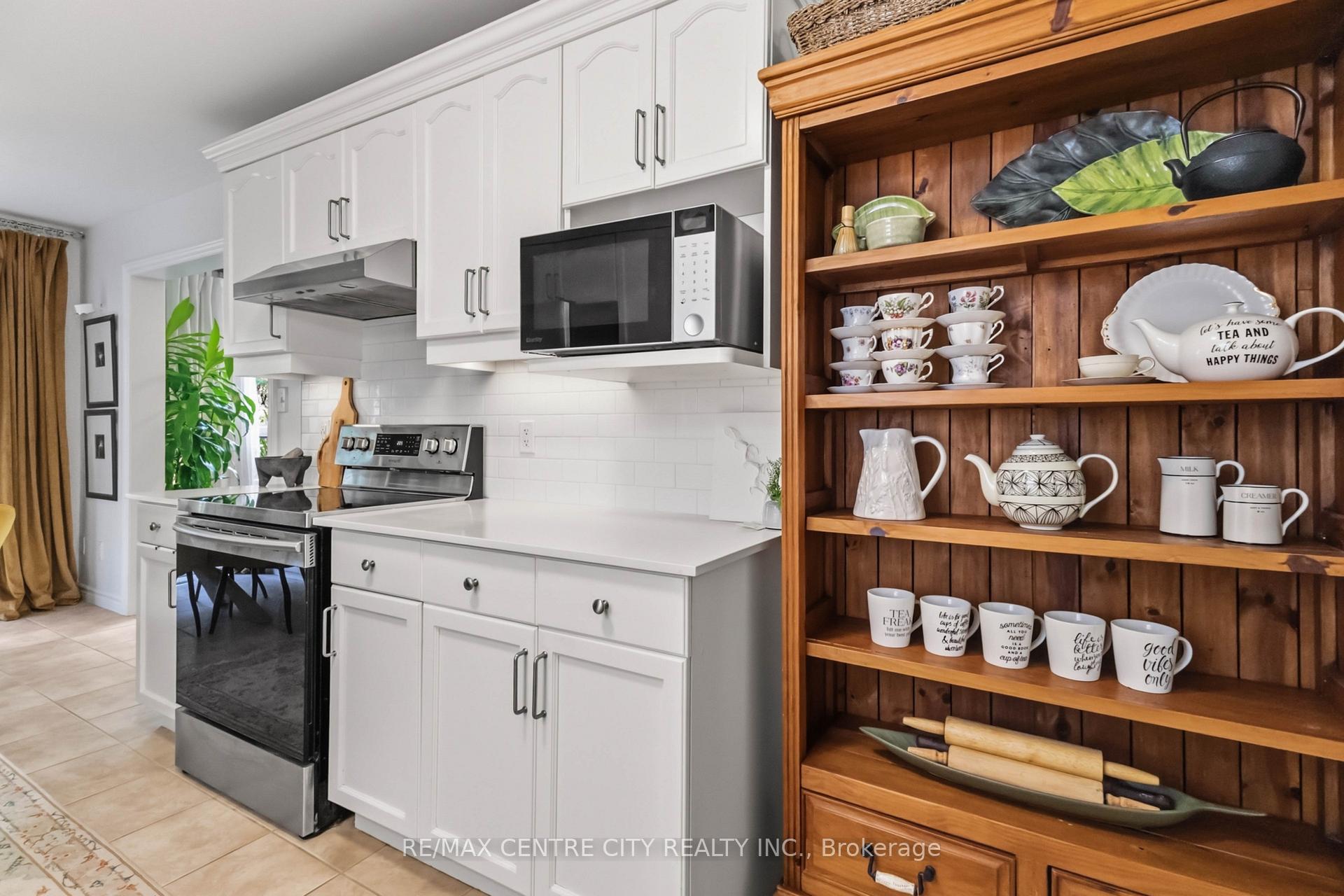 Photo 16 of 1308 Elson Road, London, North I — HOMEH