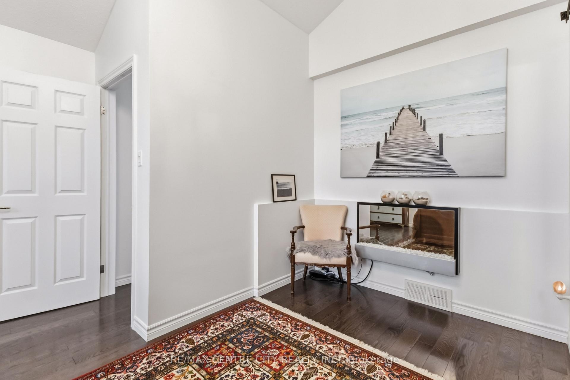 Photo 20 of 1308 Elson Road, London, North I — HOMEH