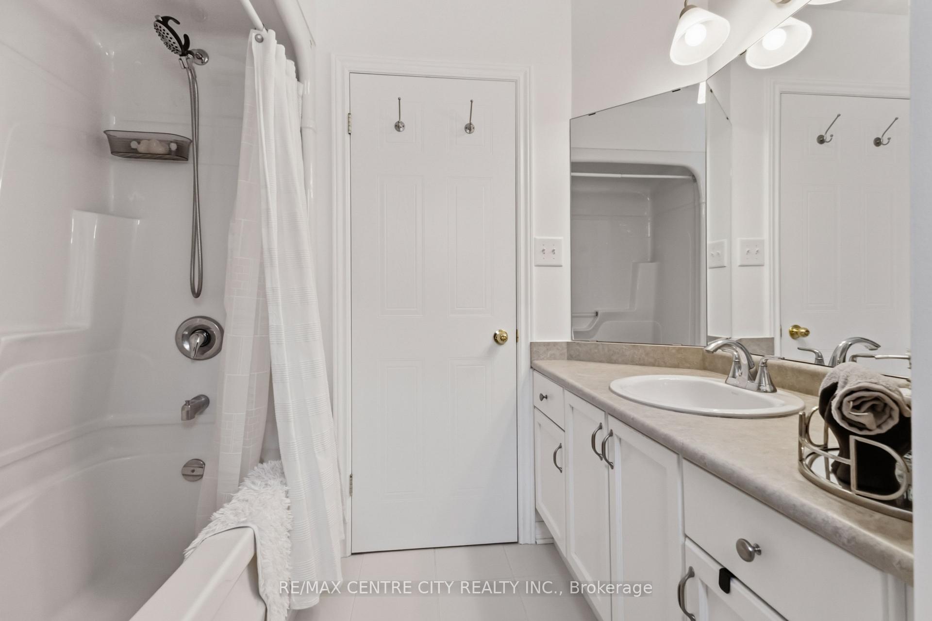 Photo 30 of 1308 Elson Road, London, North I — HOMEH
