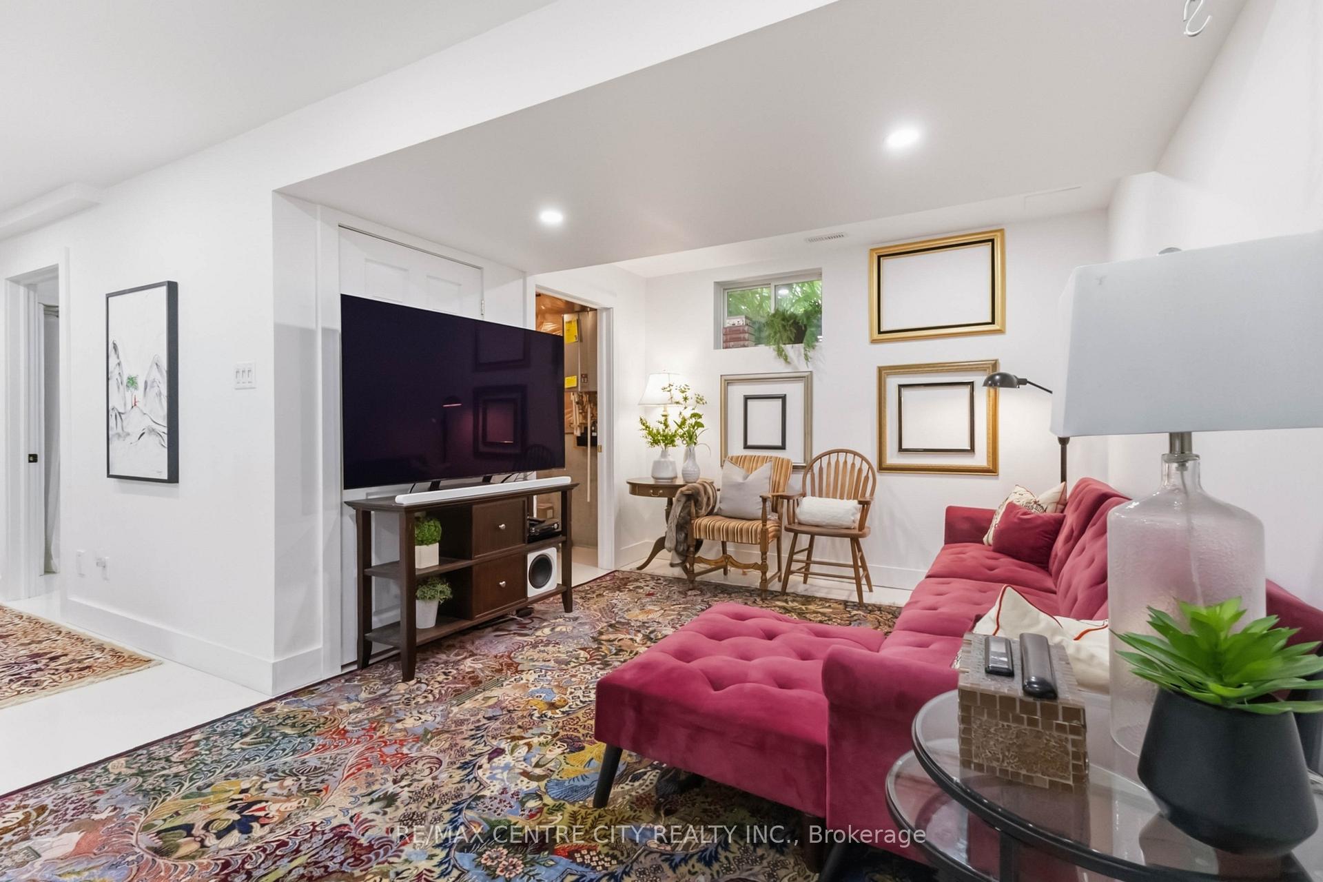 Photo 33 of 1308 Elson Road, London, North I — HOMEH