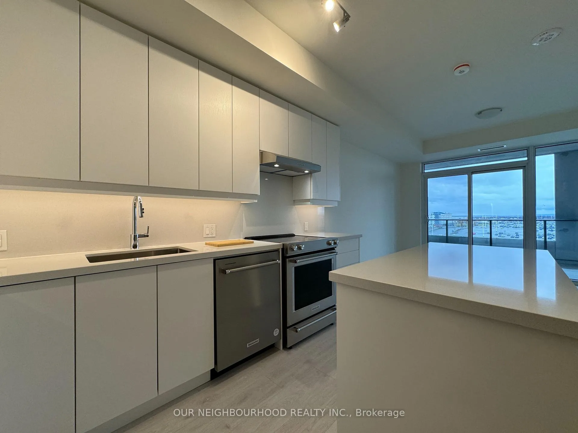 Photo 4 of Unit 528, 8960 Jane Street, Vaughan, Vellore Village — HOMEH