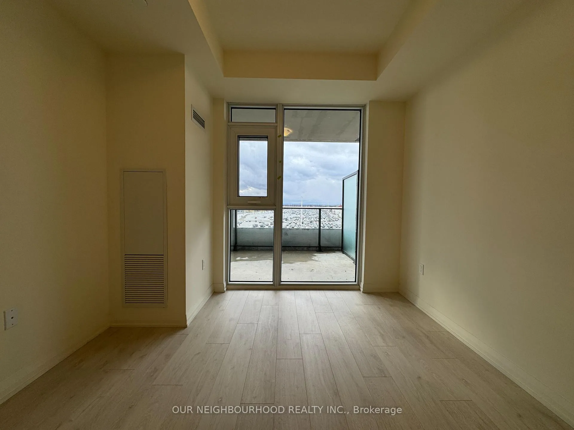 Photo 7 of Unit 528, 8960 Jane Street, Vaughan, Vellore Village — HOMEH