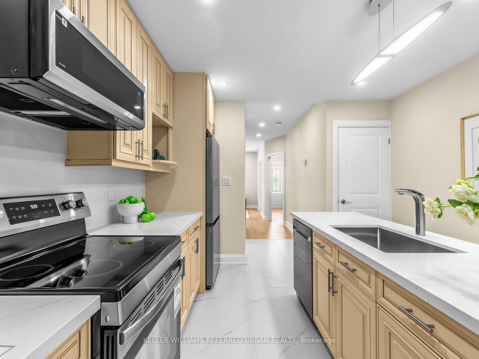 Photo 12 of 968 Eastern Avenue, Toronto, Greenwood-Coxwell — HOMEH