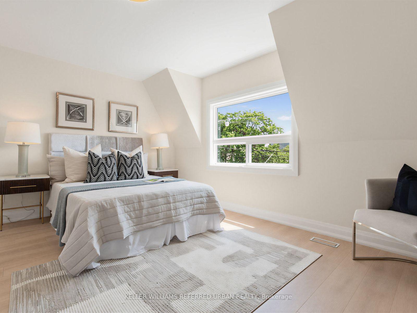 Photo 15 of 968 Eastern Avenue, Toronto, Greenwood-Coxwell — HOMEH