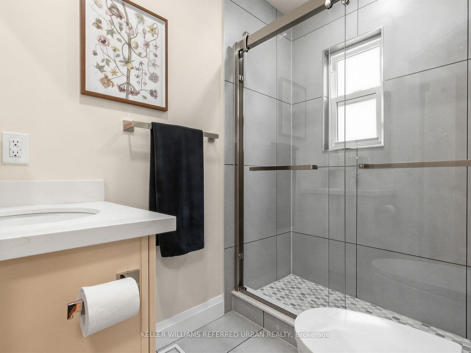 Photo 18 of 968 Eastern Avenue, Toronto, Greenwood-Coxwell — HOMEH