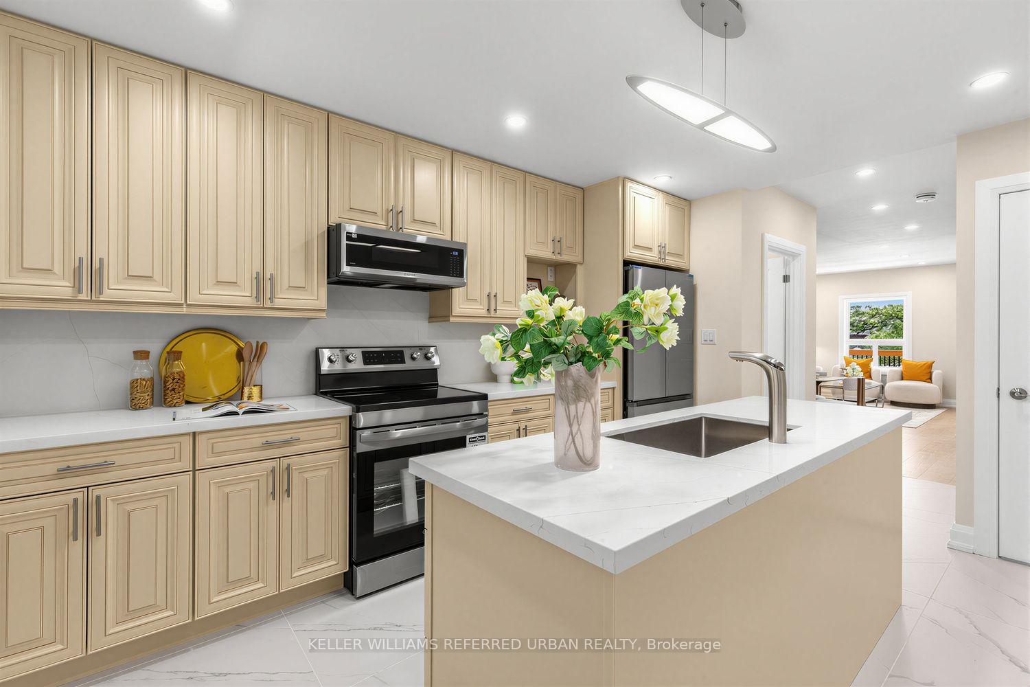 Photo 13 of 968 Eastern Avenue, Toronto, Greenwood-Coxwell — HOMEH