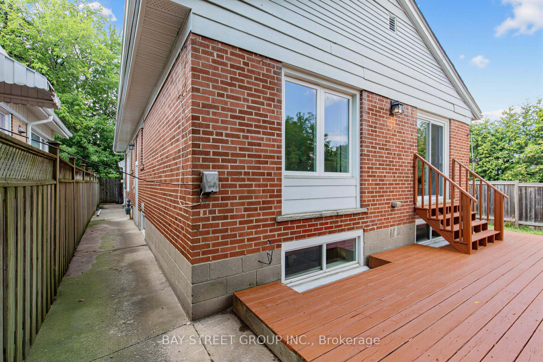 Photo 32 of 47 Haileybury Drive, Scarborough, Bendale — HOMEH
