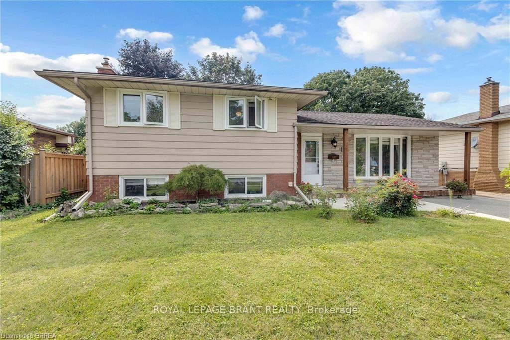 Photo 2 of 92 Brier Park Road, Brantford, Fairview - Brantford — HOMEH