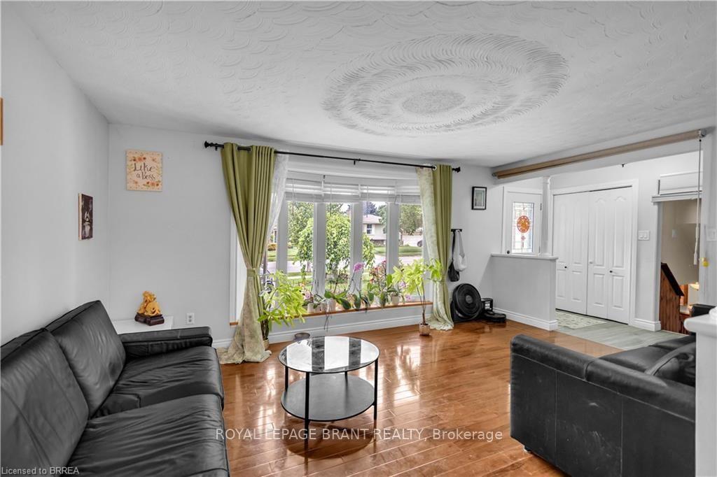 Photo 8 of 92 Brier Park Road, Brantford, Fairview - Brantford — HOMEH