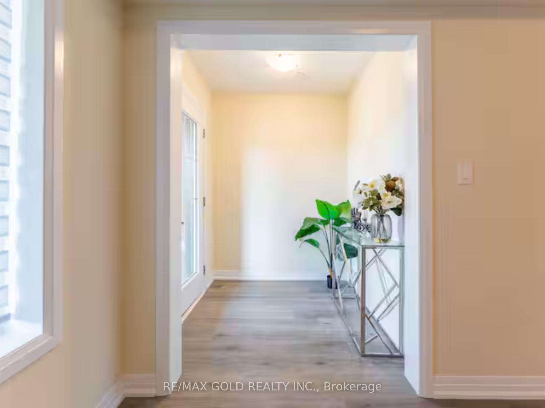 Photo 4 of Unit 13, 185 Bedrock Drive, Hamilton, Stoney Creek Mountain — HOMEH