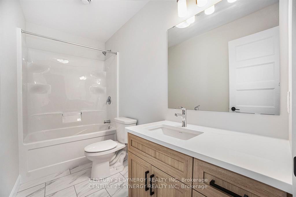Photo 8 of Unit B, 63 Helen Street, North Stormont, North Stormont (Finch) Twp — HOMEH