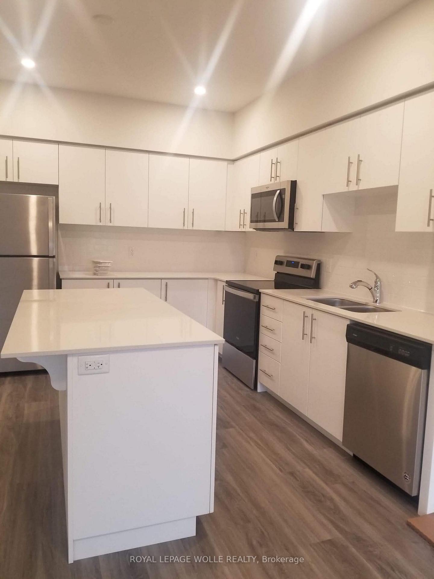 Photo 3 of Unit 33, 110 Fergus Avenue, Kitchener, Stanley Park — HOMEH