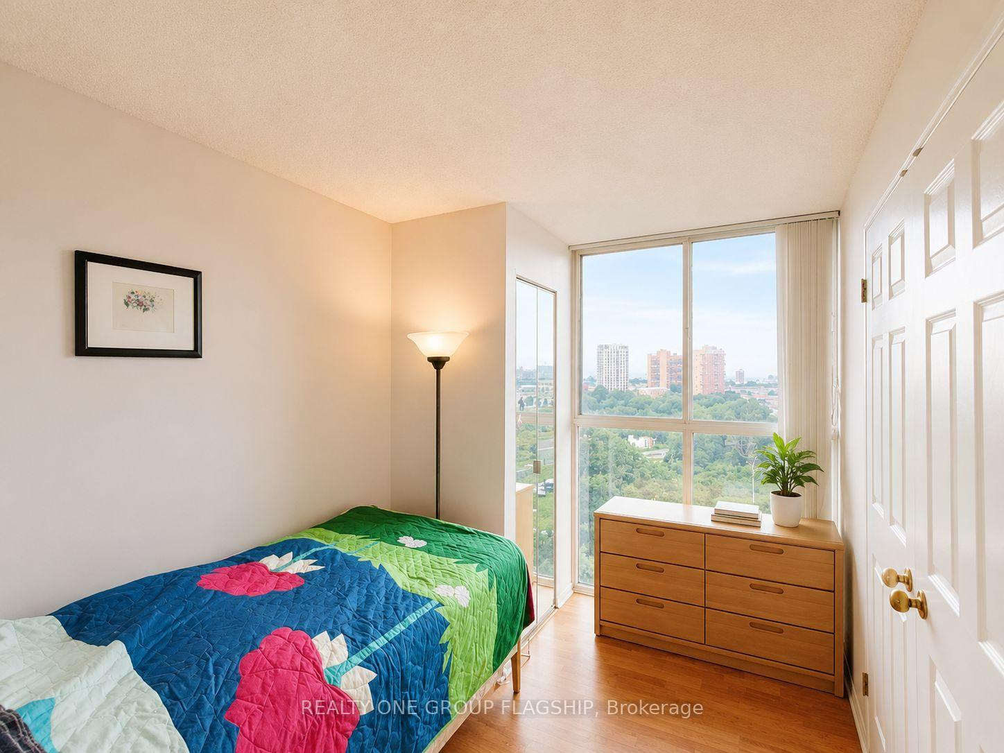 Photo 5 of Unit 802, 600 Rexdale Boulevard, Etobicoke, West Humber-Clairville — HOMEH