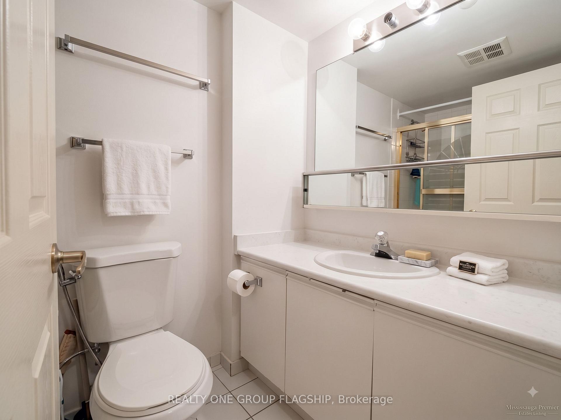 Photo 7 of Unit 802, 600 Rexdale Boulevard, Etobicoke, West Humber-Clairville — HOMEH