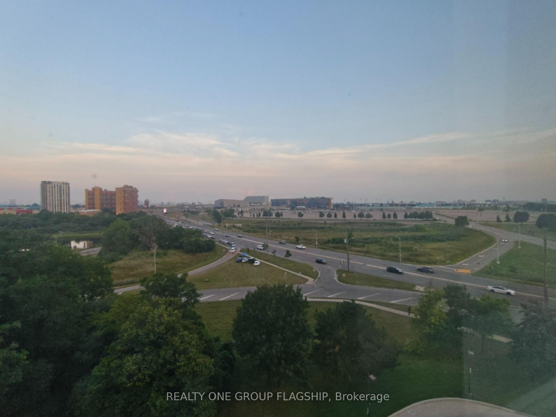 Photo 9 of Unit 802, 600 Rexdale Boulevard, Etobicoke, West Humber-Clairville — HOMEH