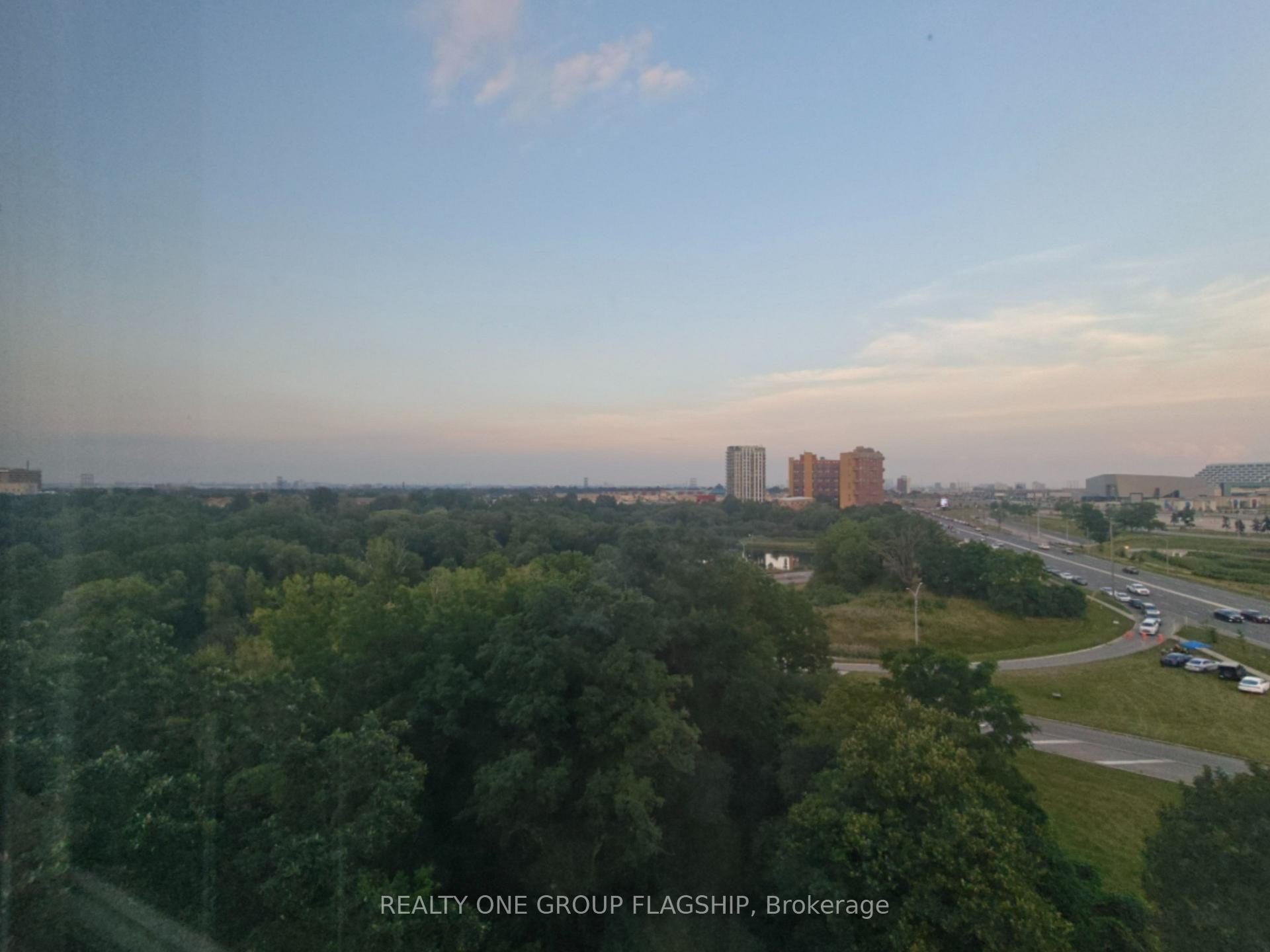 Photo 10 of Unit 802, 600 Rexdale Boulevard, Etobicoke, West Humber-Clairville — HOMEH