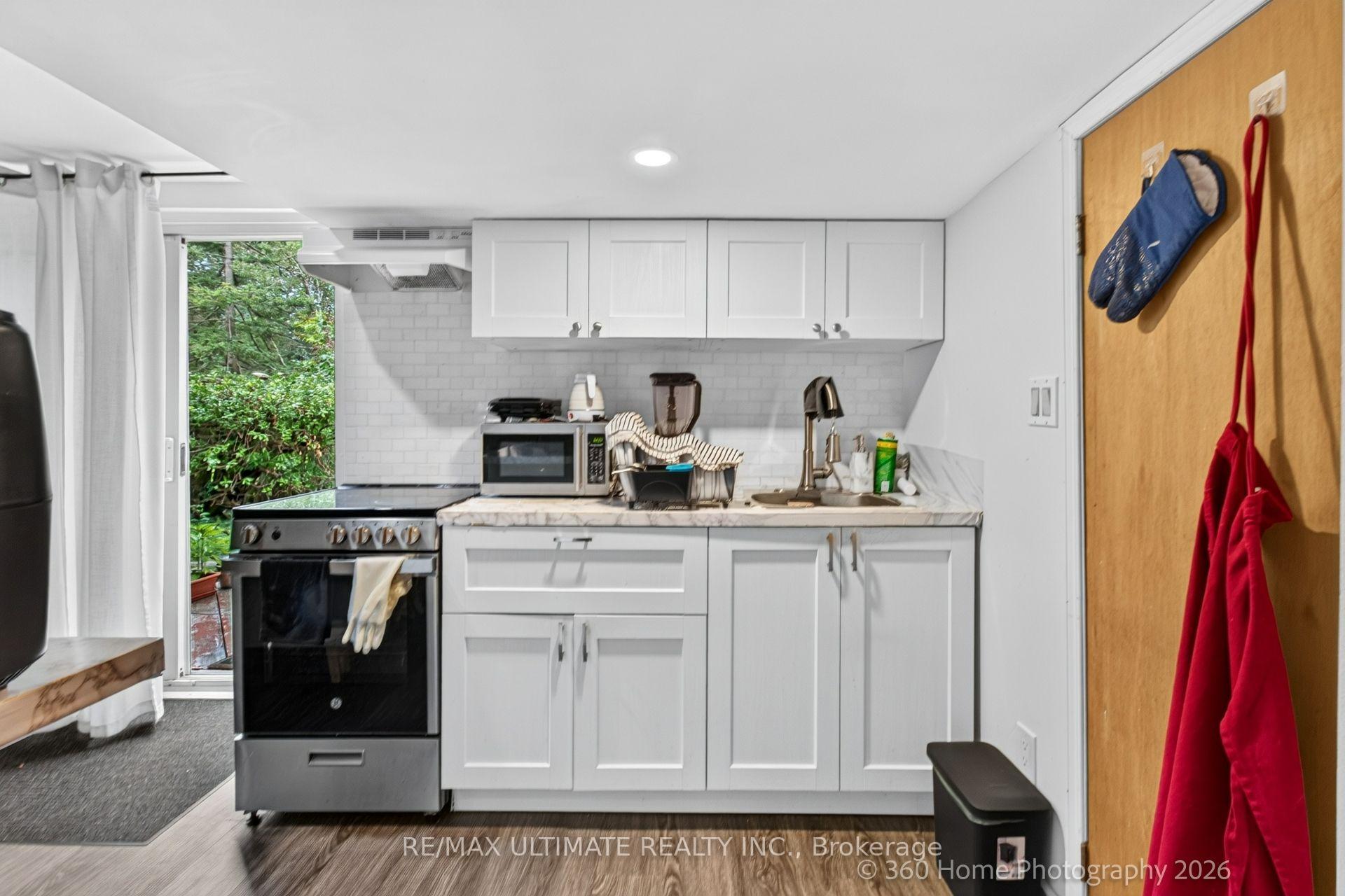 Photo 5 of 146 Beaverbrook Court, Scarborough, Rouge — HOMEH