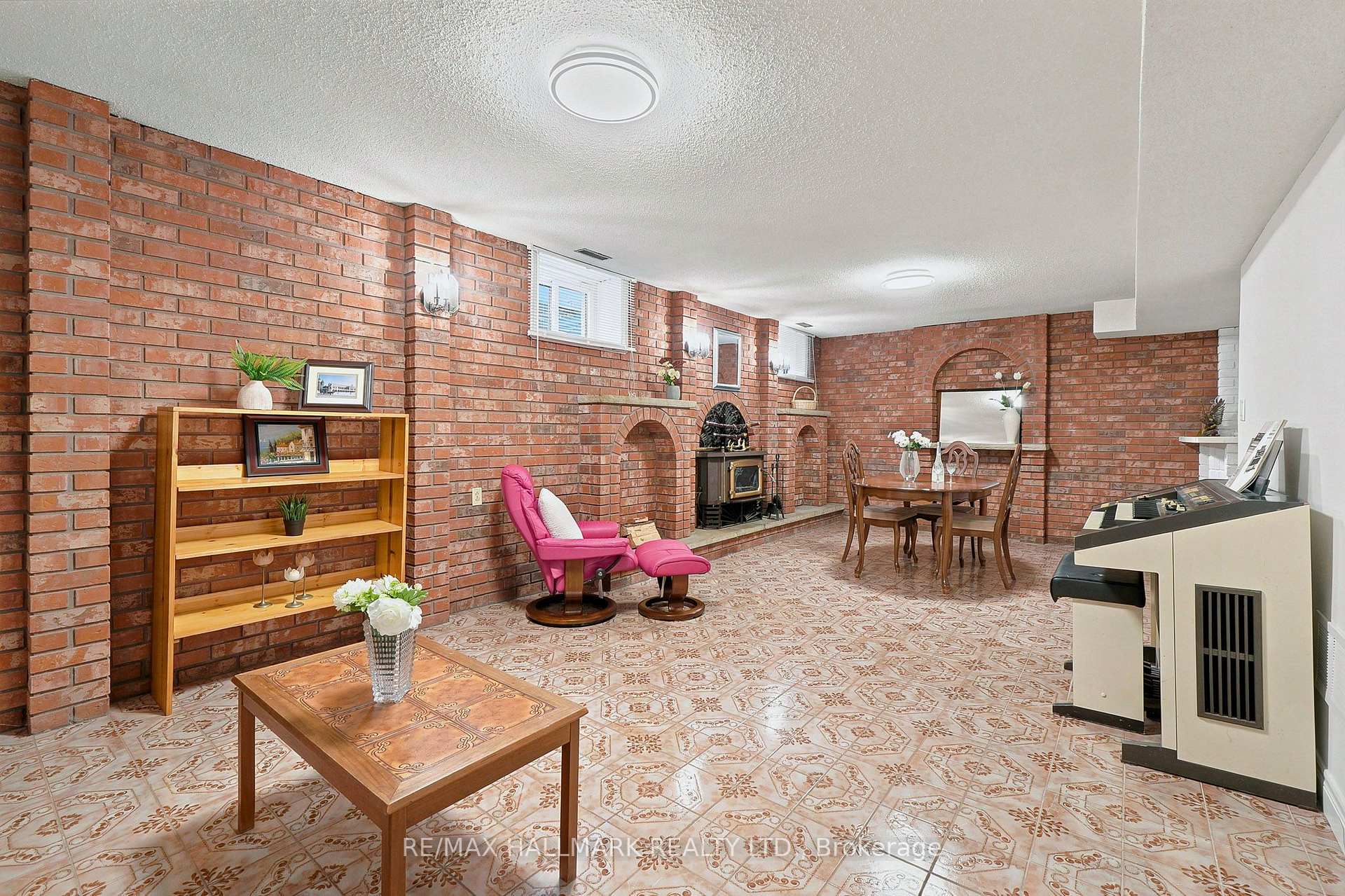 Photo 37 of 76 Francis Street, Vaughan, East Woodbridge — HOMEH