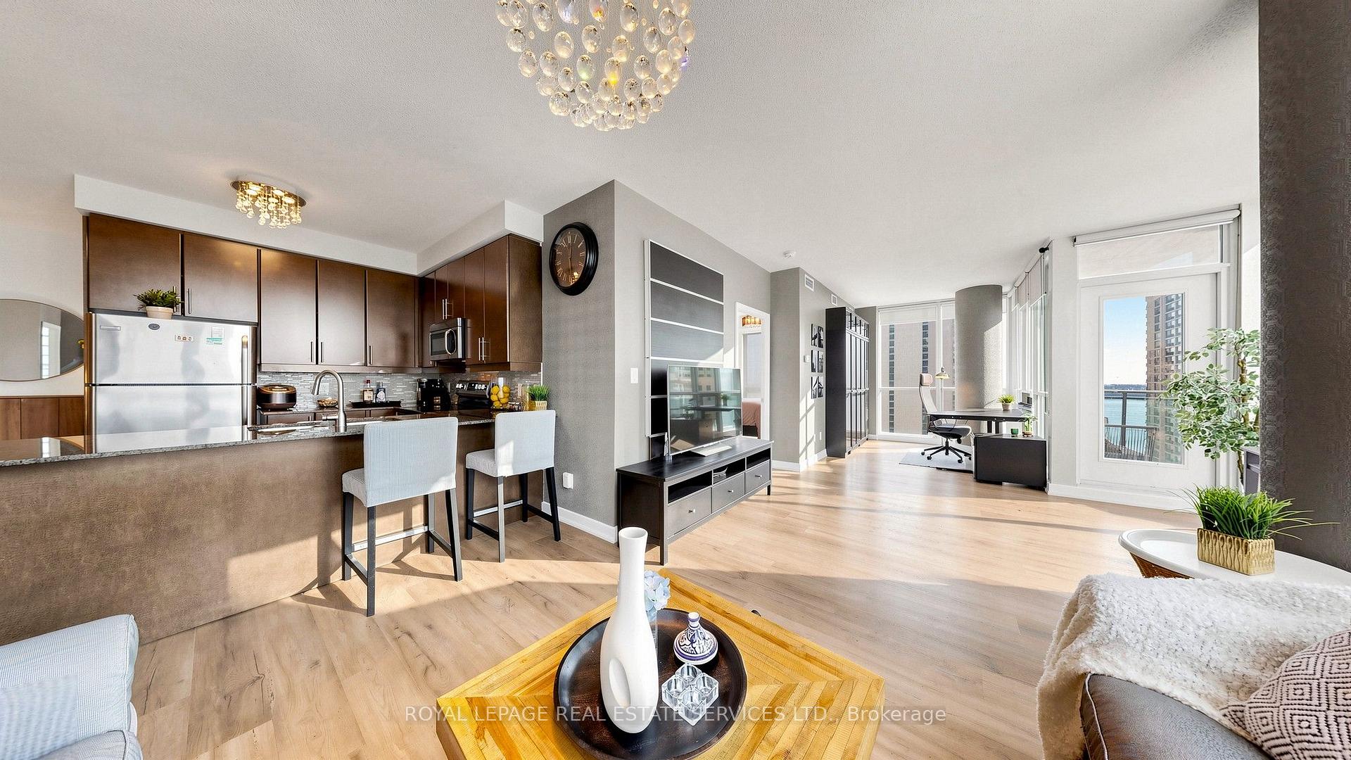 Photo 11 of Unit 2212, 33 Bay Street, Toronto, Waterfront Communities — HOMEH