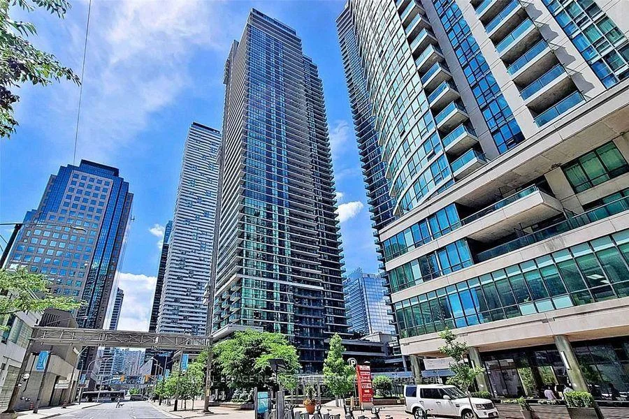 Photo 5 of Unit 2212, 33 Bay Street, Toronto, Waterfront Communities — HOMEH