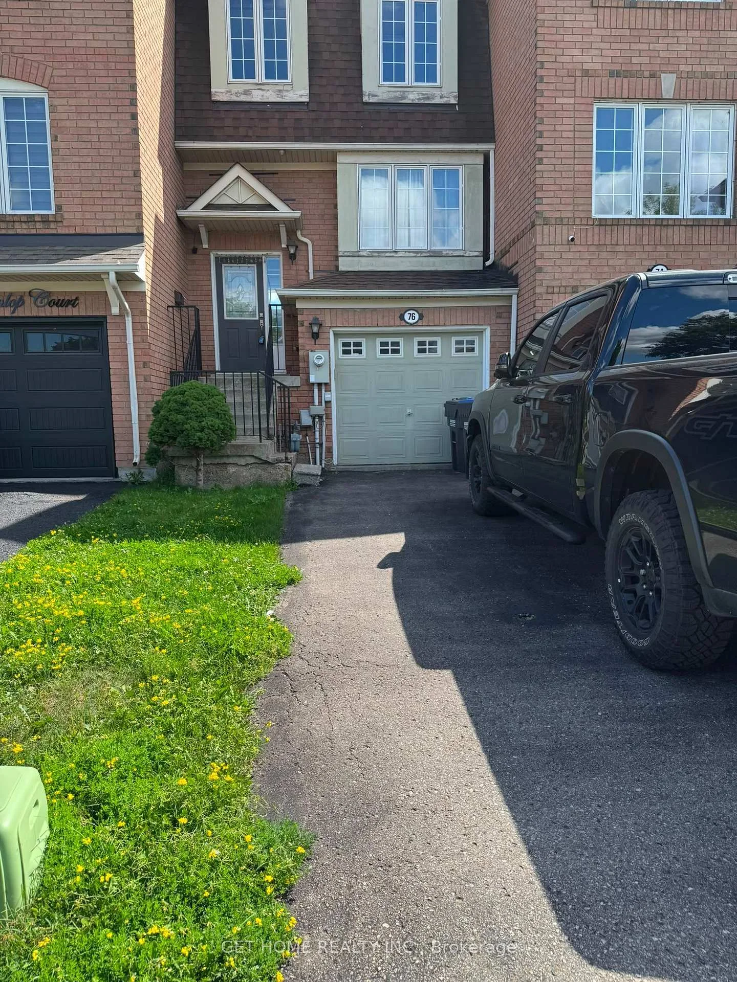 Photo 2 of Unit Main, 76 Dunlop Court, Brampton, Fletcher's Meadow — HOMEH