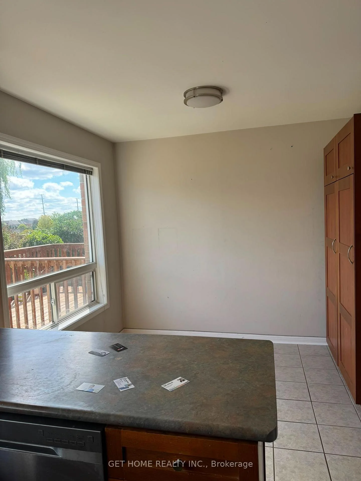 Photo 12 of Unit Main, 76 Dunlop Court, Brampton, Fletcher's Meadow — HOMEH