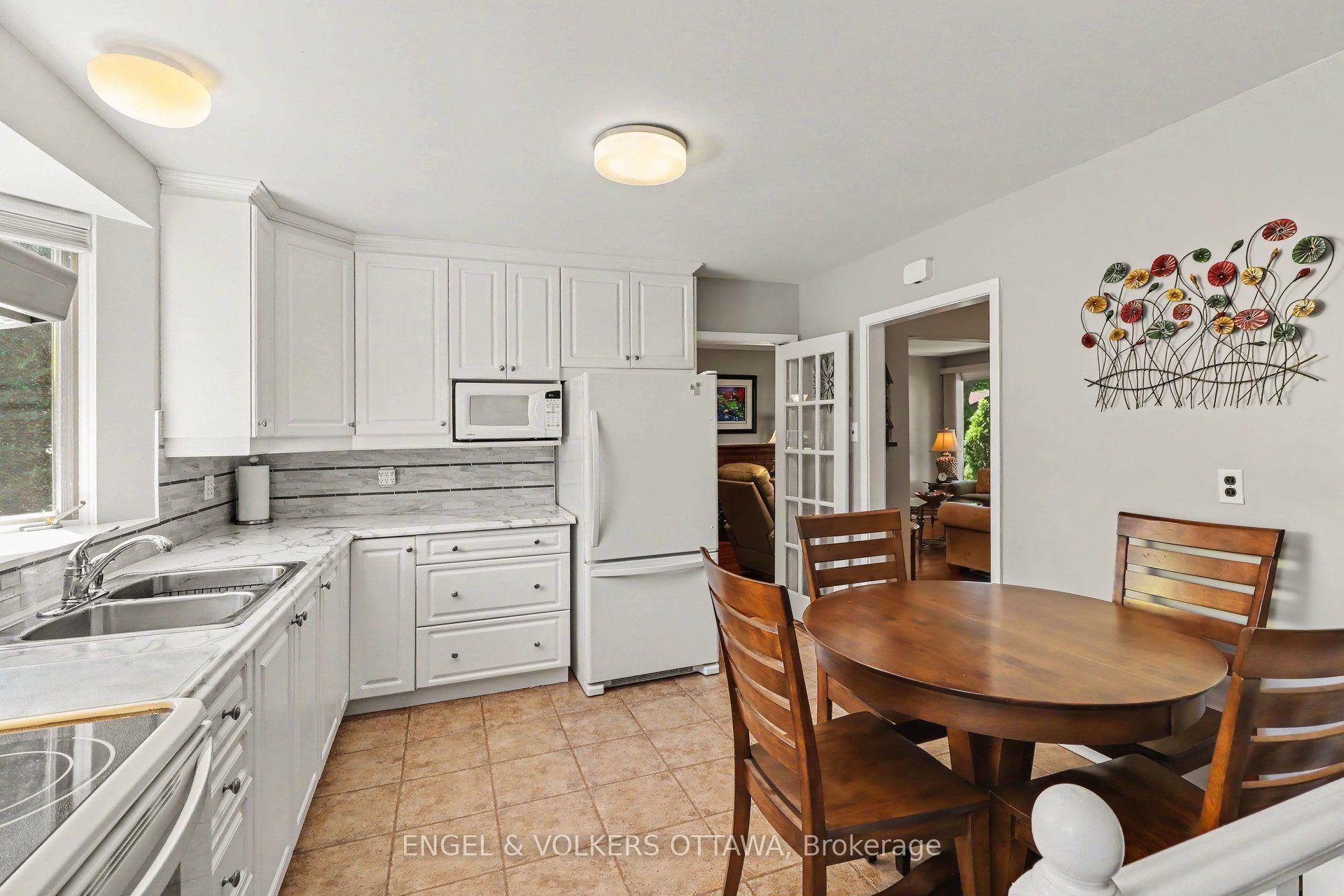 Photo 14 of 2715 Colman Street, Ottawa, Riverside Park — HOMEH