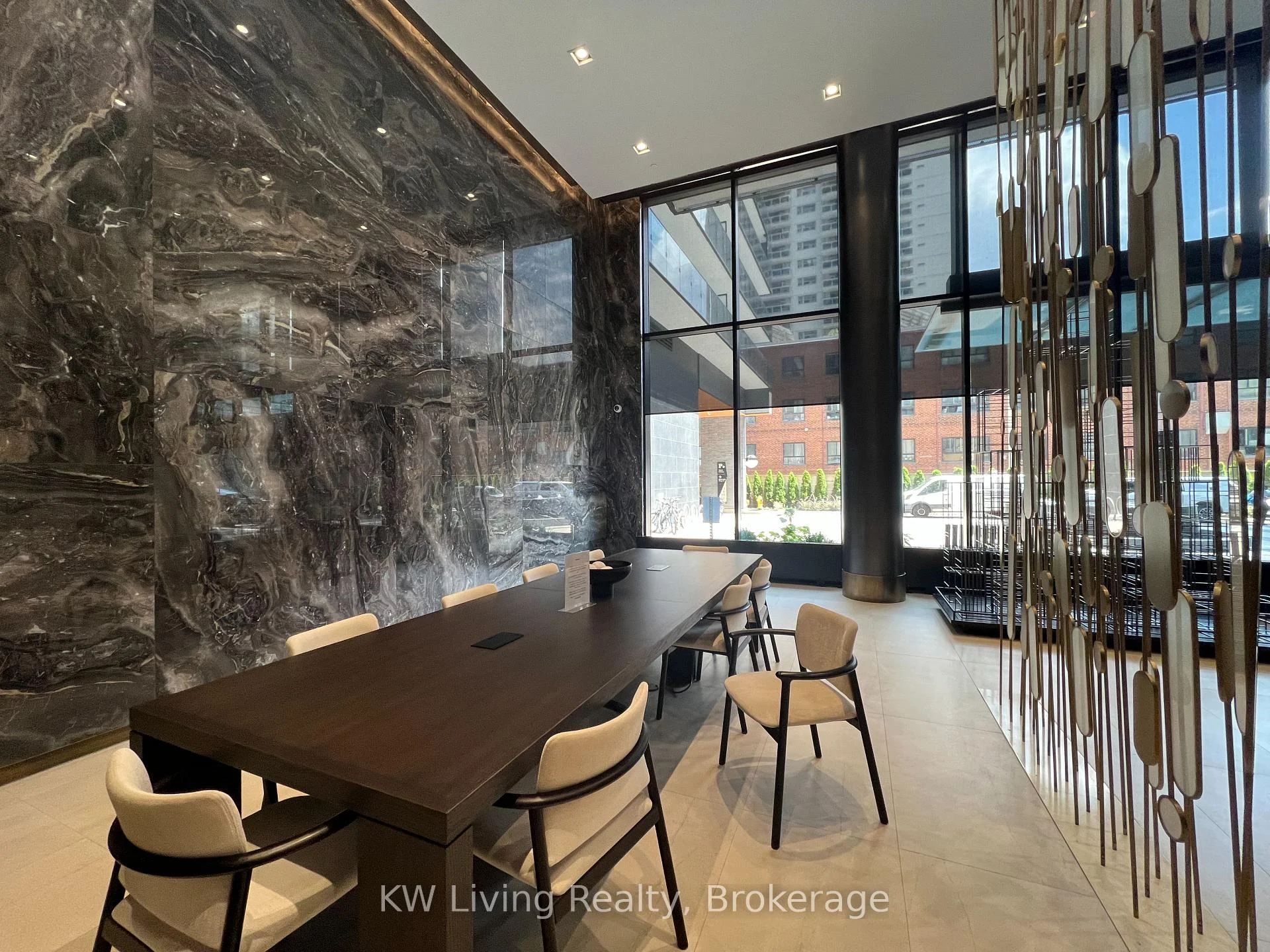 Photo 5 of Unit 201, 117 Broadway Avenue, Toronto, Mount Pleasant West — HOMEH