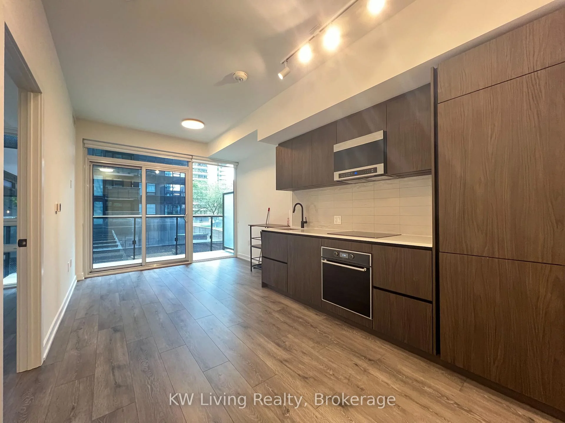 Photo 10 of Unit 201, 117 Broadway Avenue, Toronto, Mount Pleasant West — HOMEH