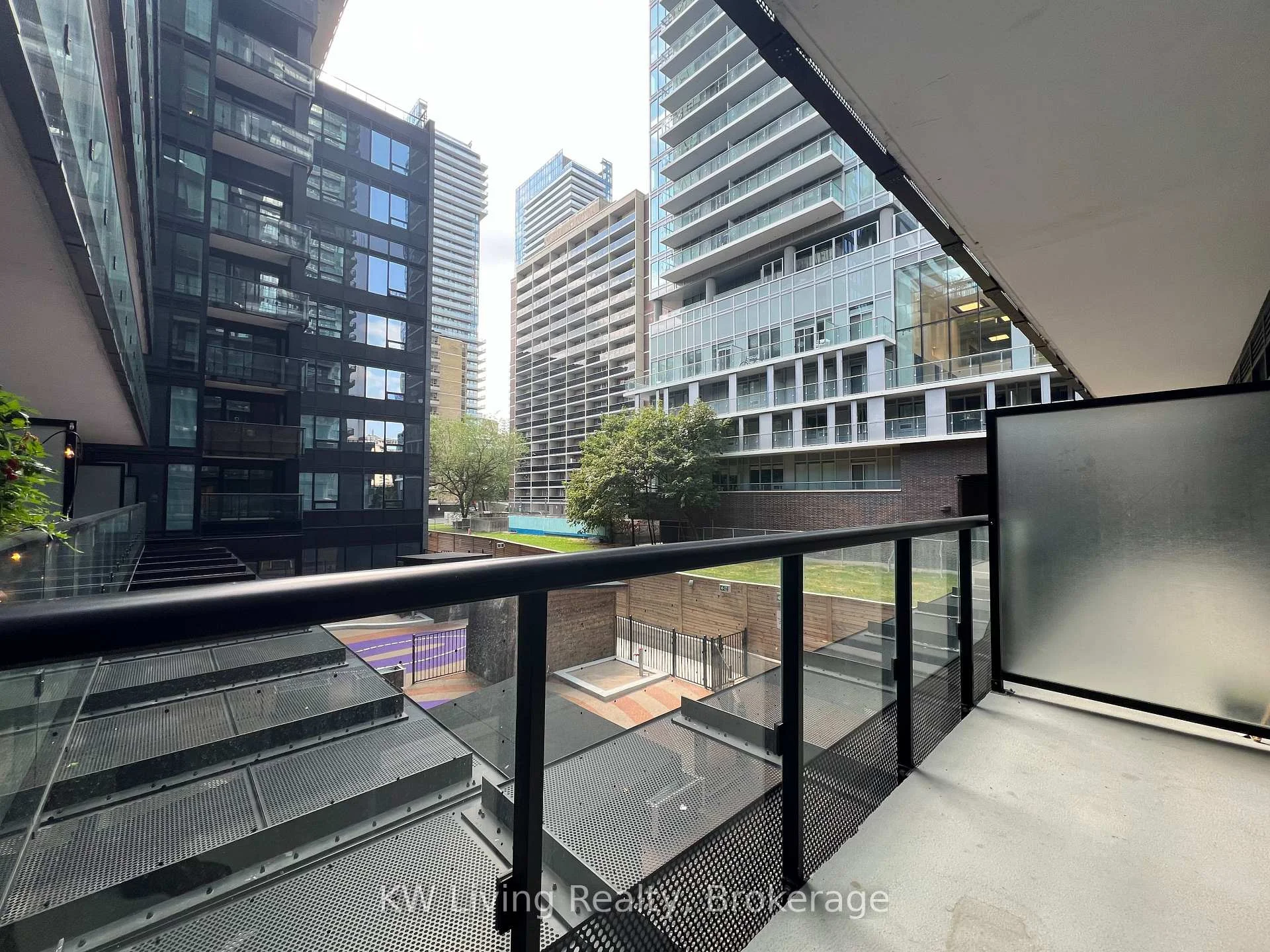 Photo 21 of Unit 201, 117 Broadway Avenue, Toronto, Mount Pleasant West — HOMEH