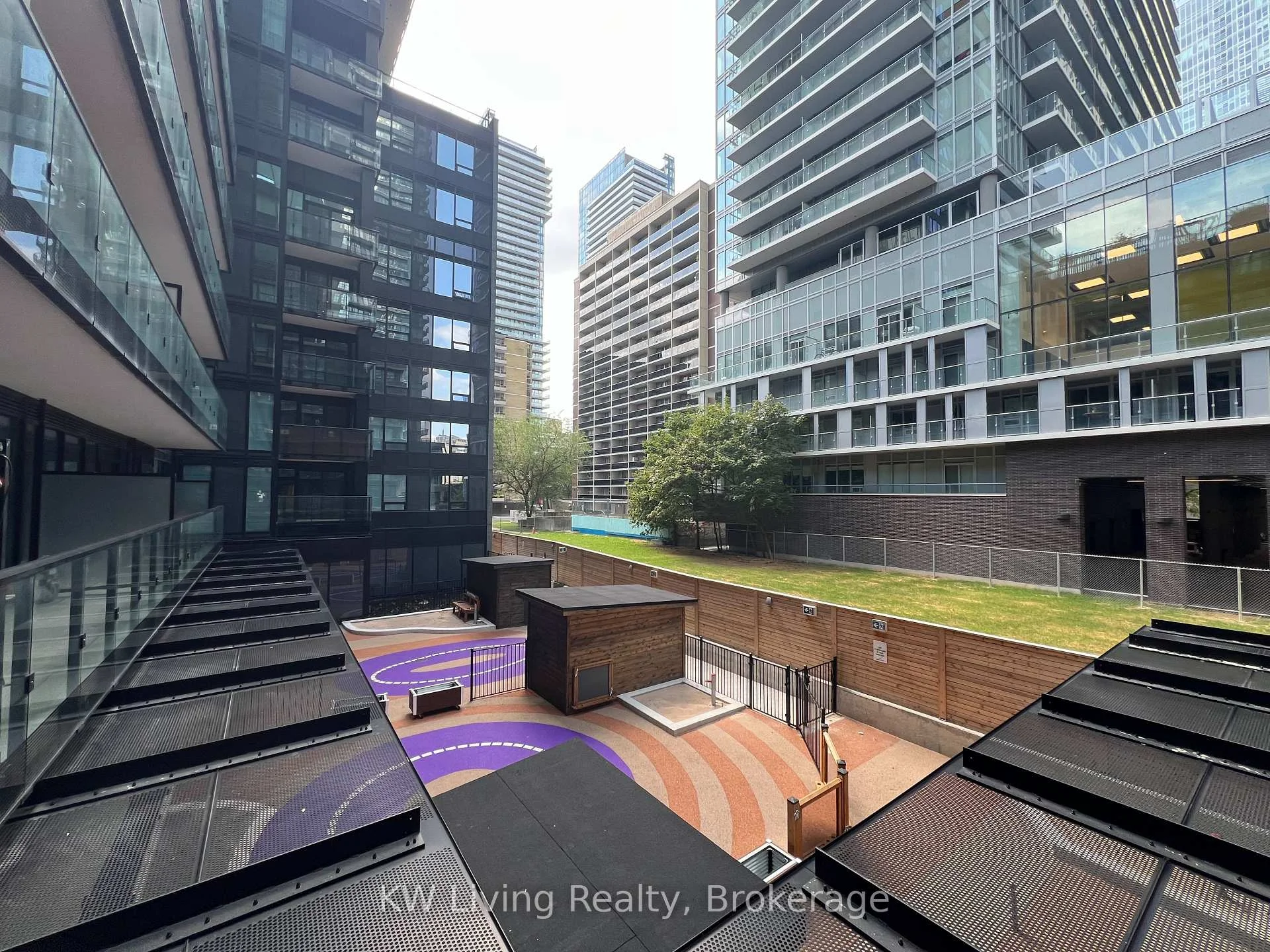Photo 22 of Unit 201, 117 Broadway Avenue, Toronto, Mount Pleasant West — HOMEH
