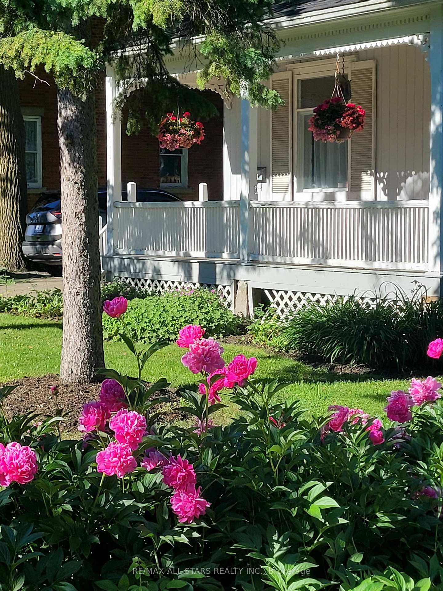 Photo 2 of 114 Main Street, Markham, Unionville — HOMEH
