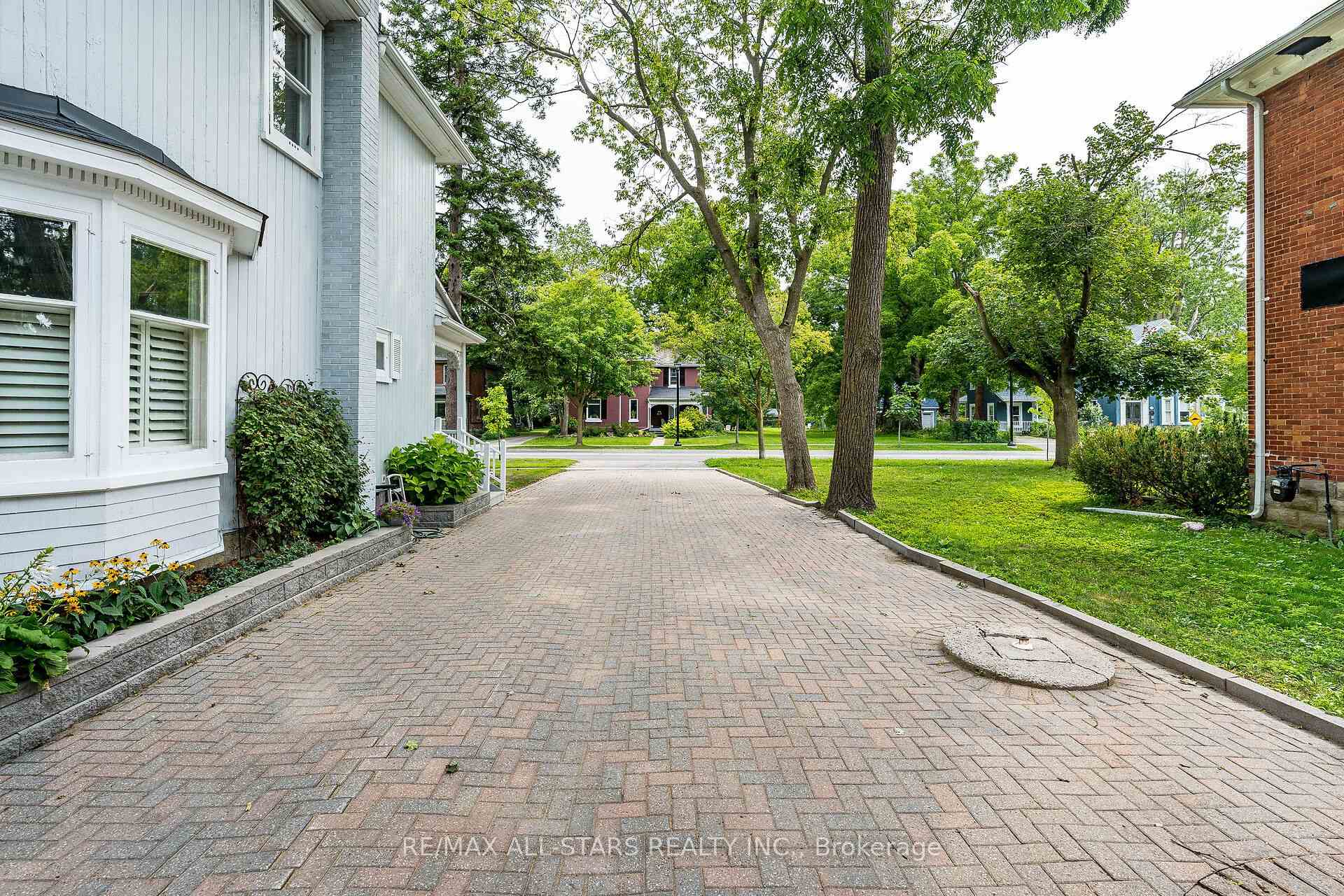 Photo 5 of 114 Main Street, Markham, Unionville — HOMEH