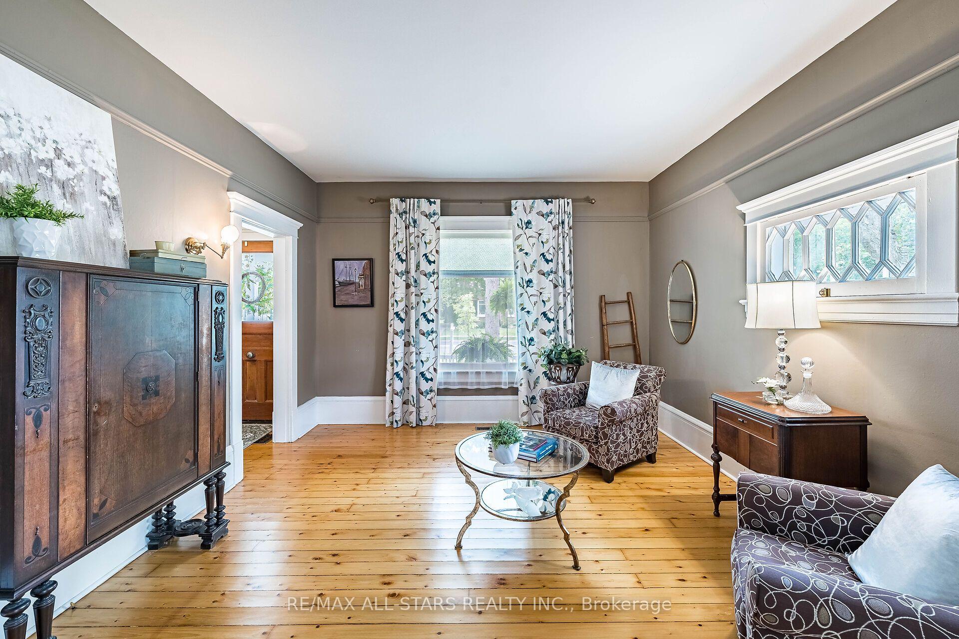 Photo 9 of 114 Main Street, Markham, Unionville — HOMEH