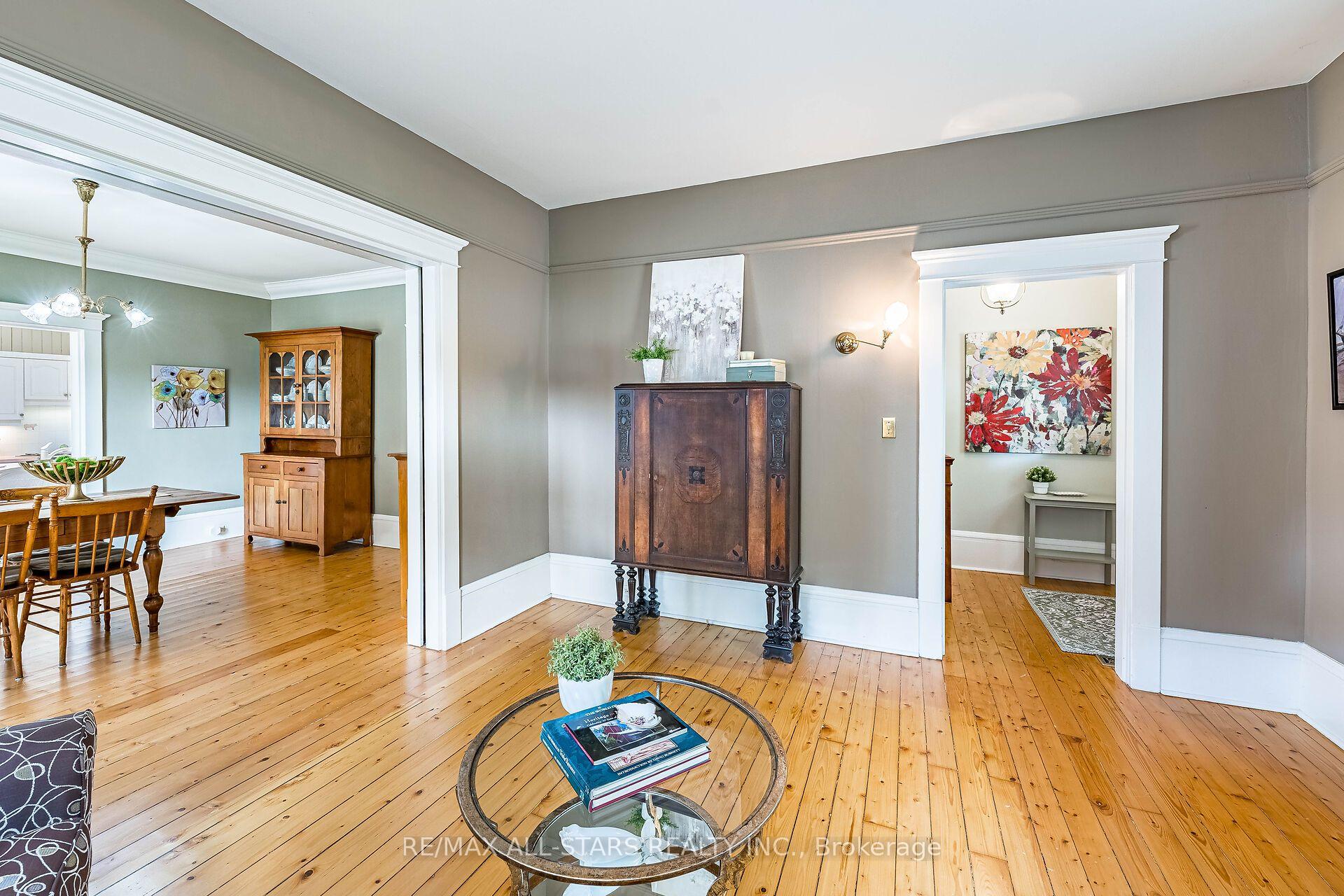 Photo 10 of 114 Main Street, Markham, Unionville — HOMEH