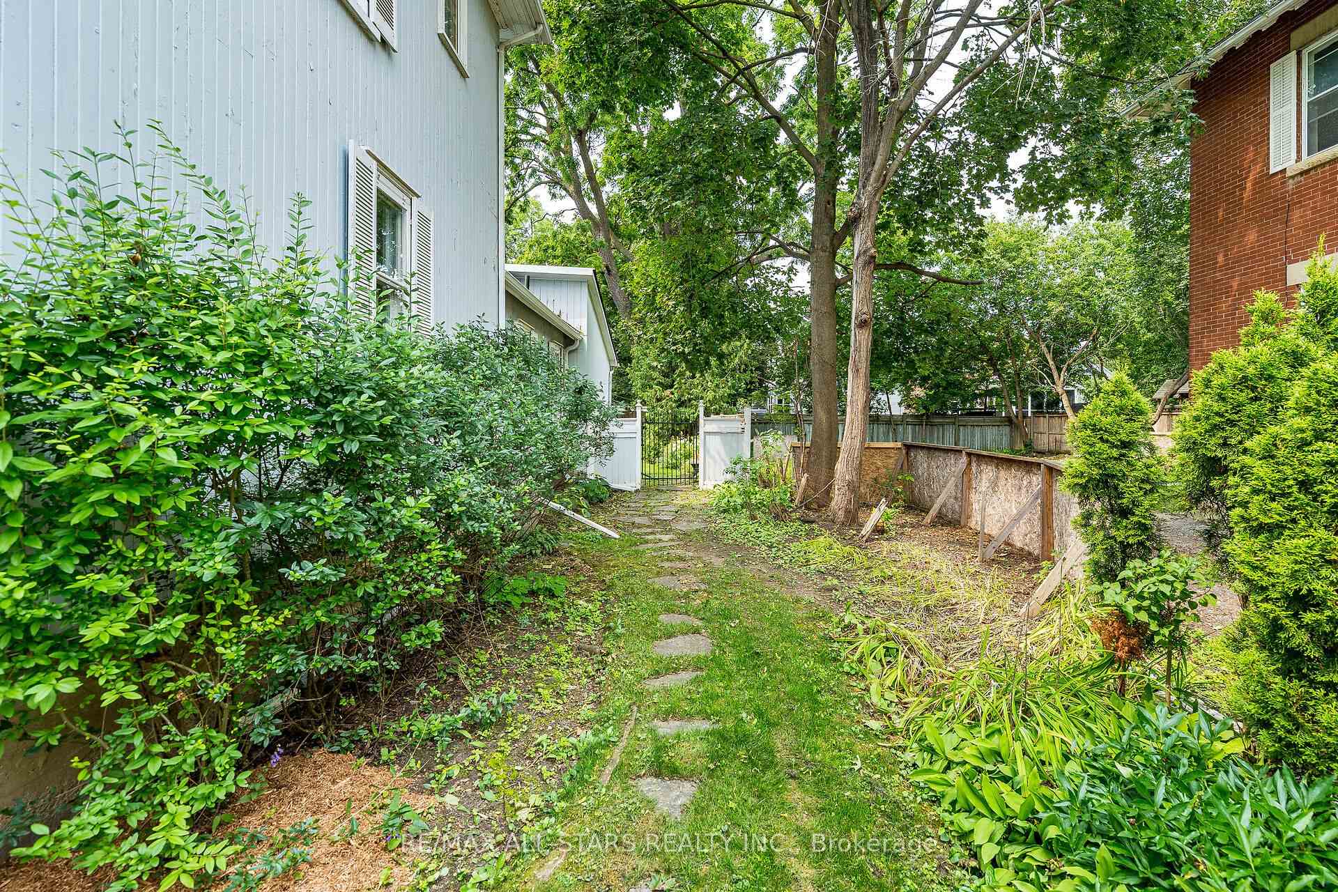 Photo 41 of 114 Main Street, Markham, Unionville — HOMEH