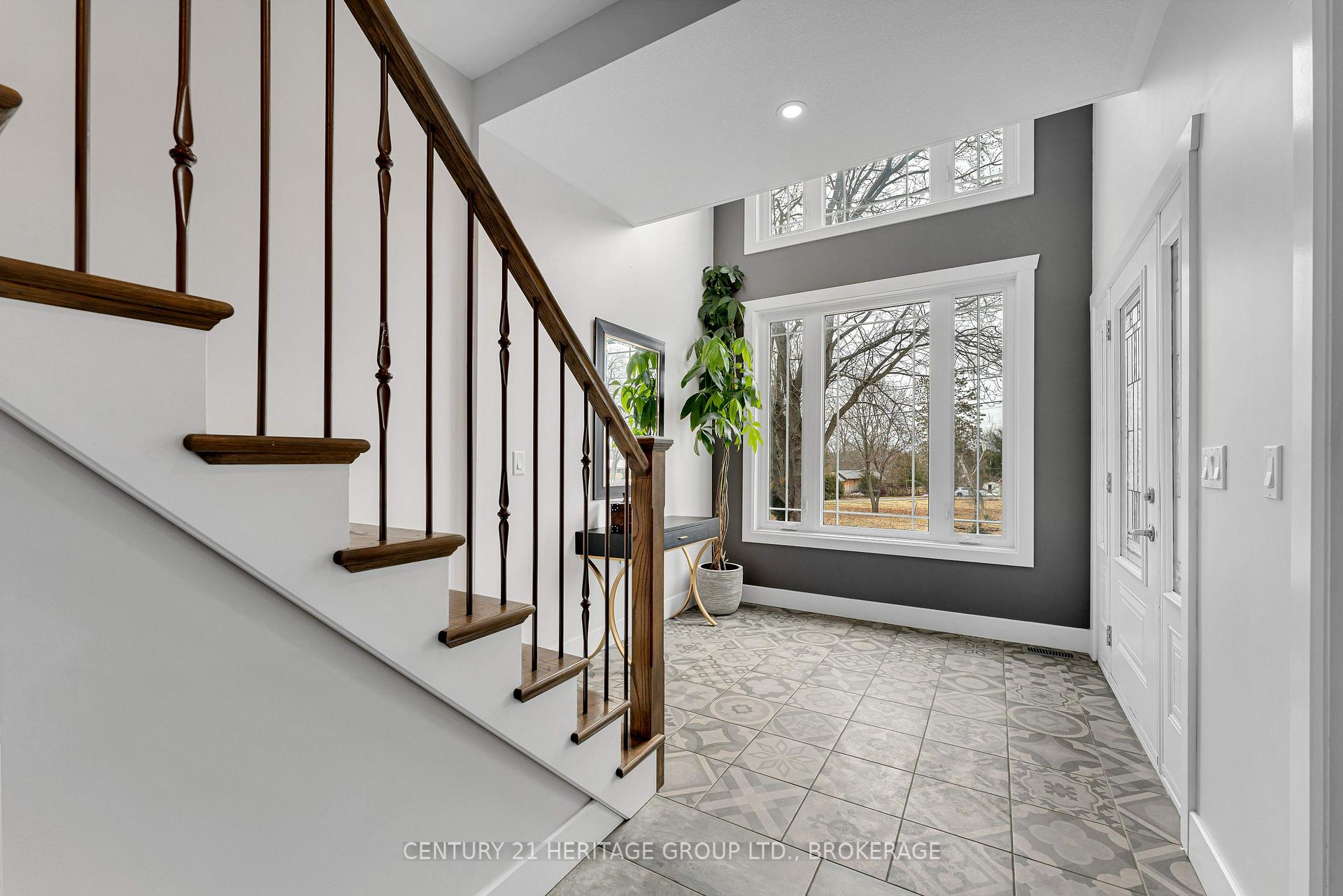 Photo 3 of 90 Aragon Road, Kingston, City North of 401 — HOMEH