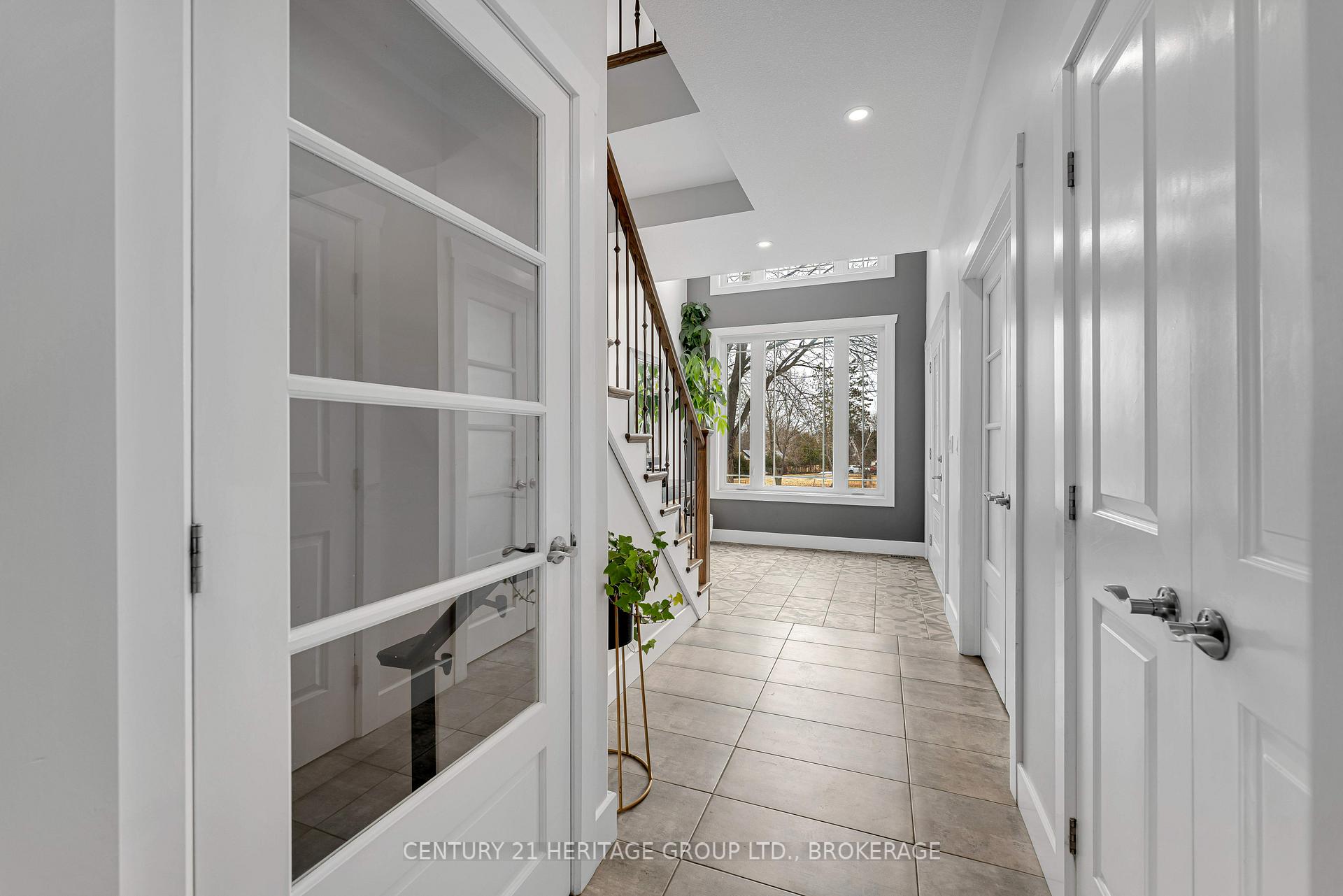Photo 6 of 90 Aragon Road, Kingston, City North of 401 — HOMEH