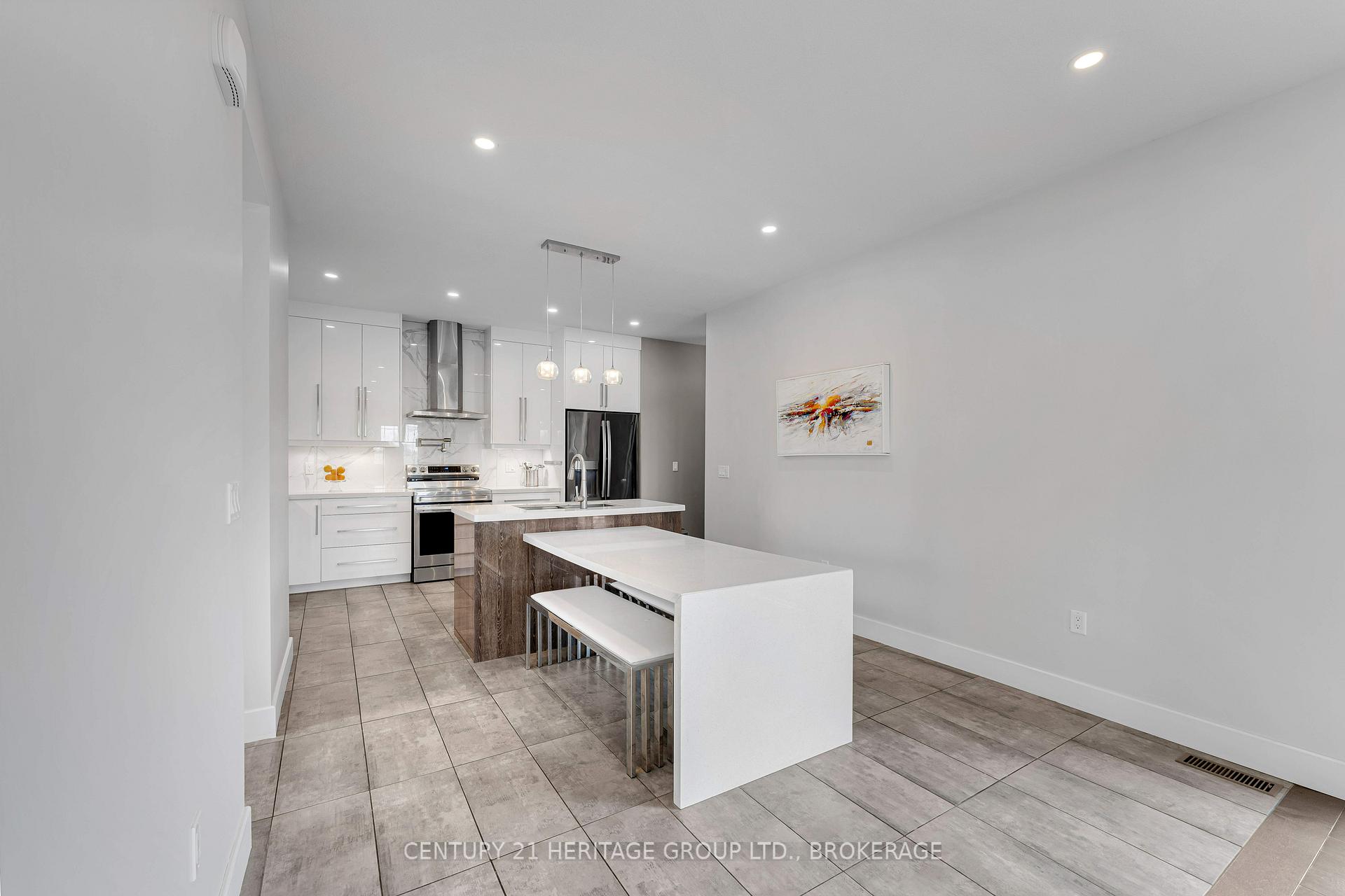 Photo 15 of 90 Aragon Road, Kingston, City North of 401 — HOMEH