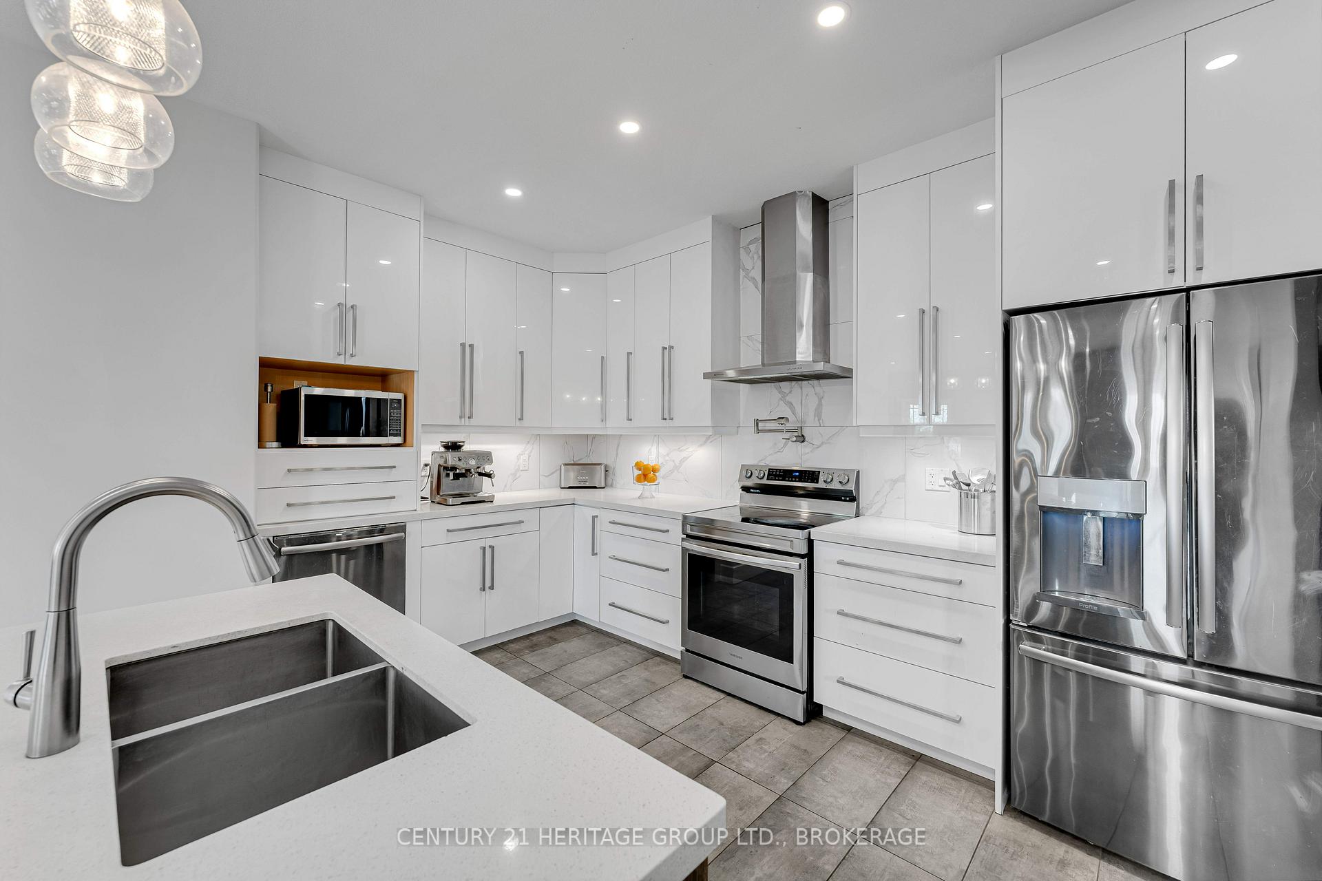 Photo 17 of 90 Aragon Road, Kingston, City North of 401 — HOMEH