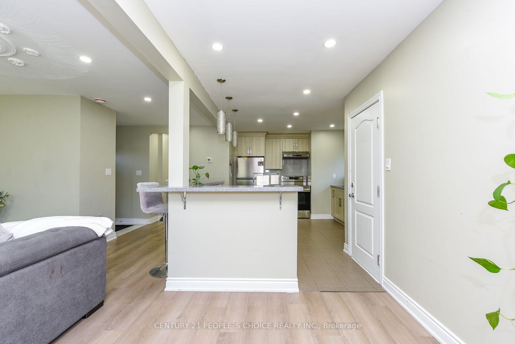 Photo 6 of 8 Fidelia Crescent, Brampton, Southgate — HOMEH