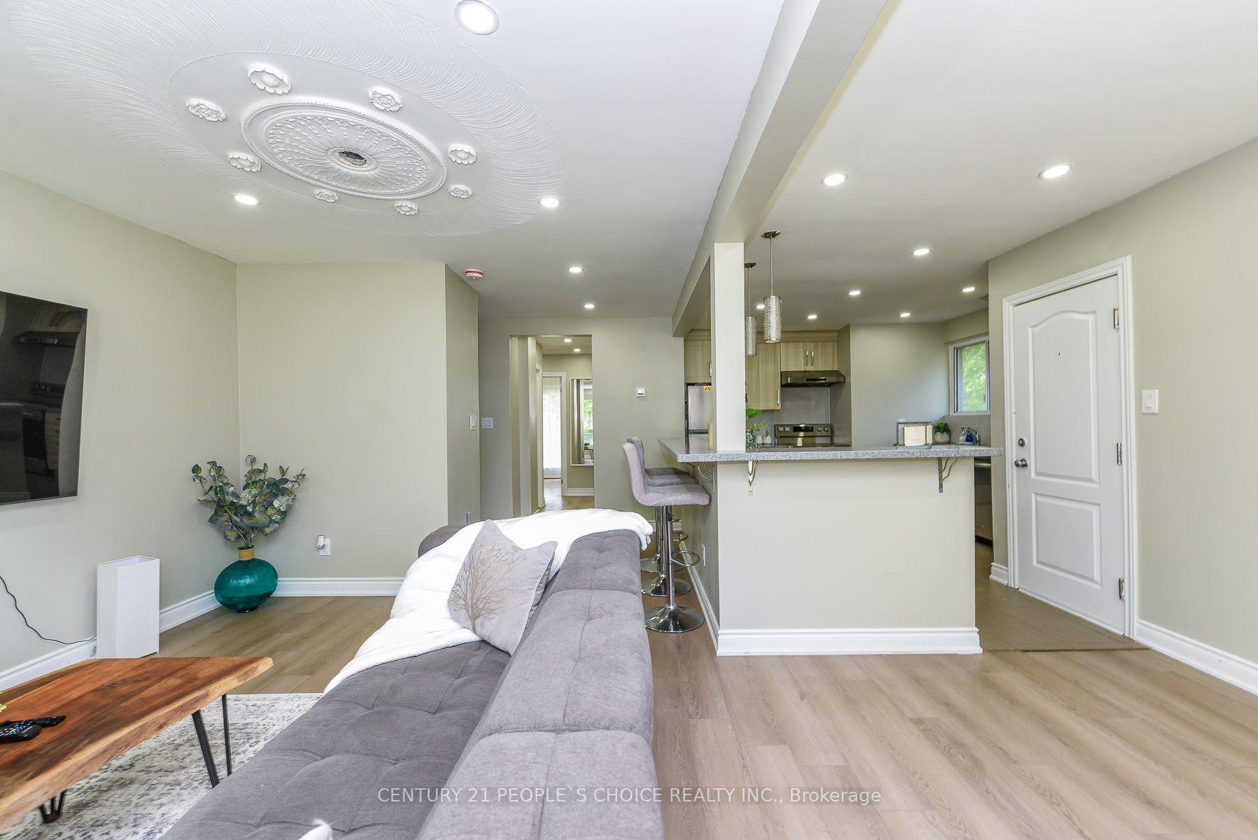 Photo 11 of 8 Fidelia Crescent, Brampton, Southgate — HOMEH