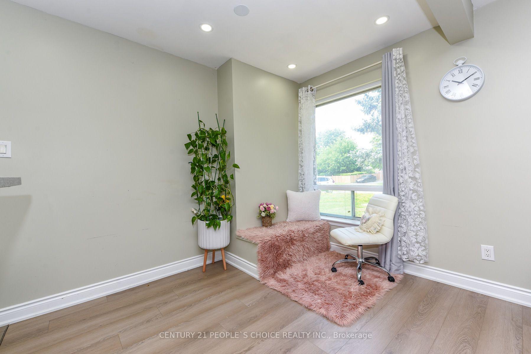 Photo 14 of 8 Fidelia Crescent, Brampton, Southgate — HOMEH