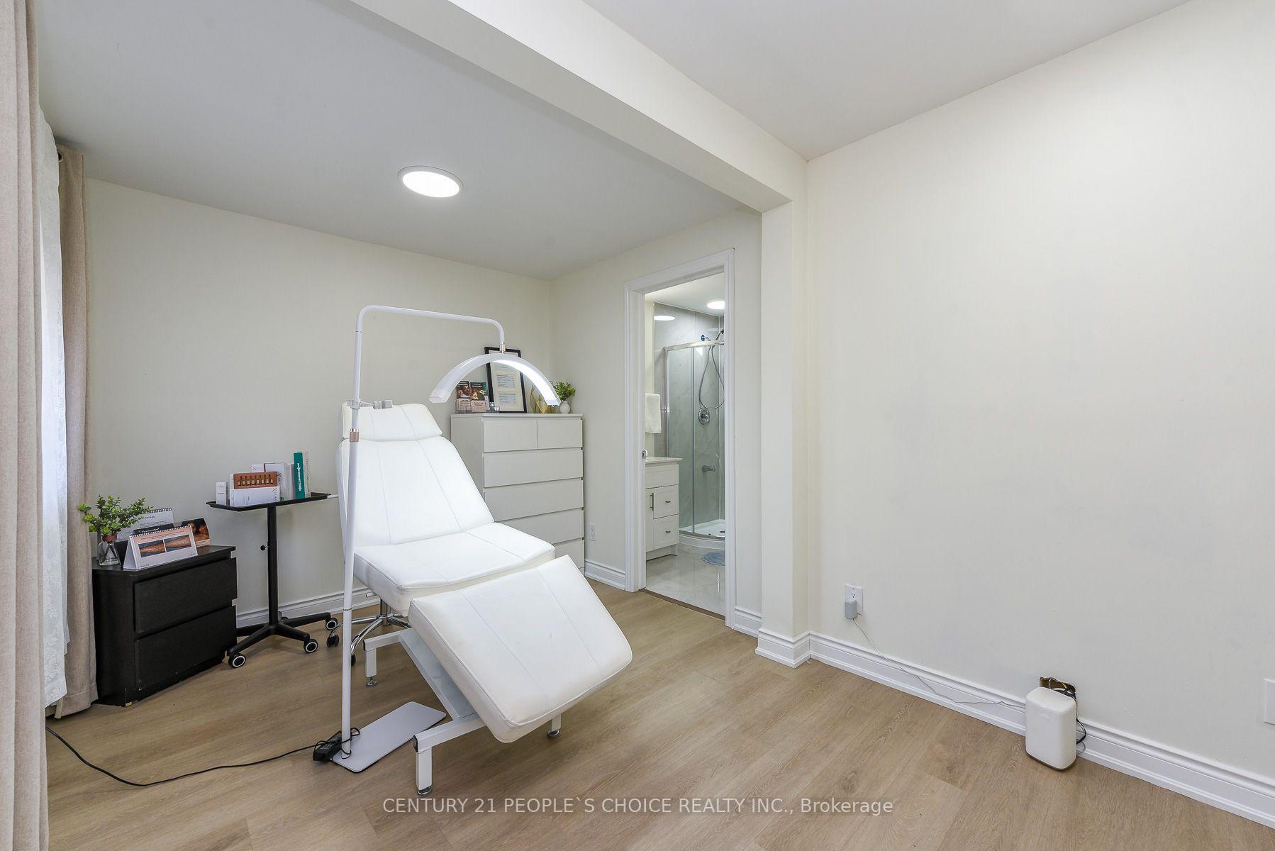 Photo 23 of 8 Fidelia Crescent, Brampton, Southgate — HOMEH