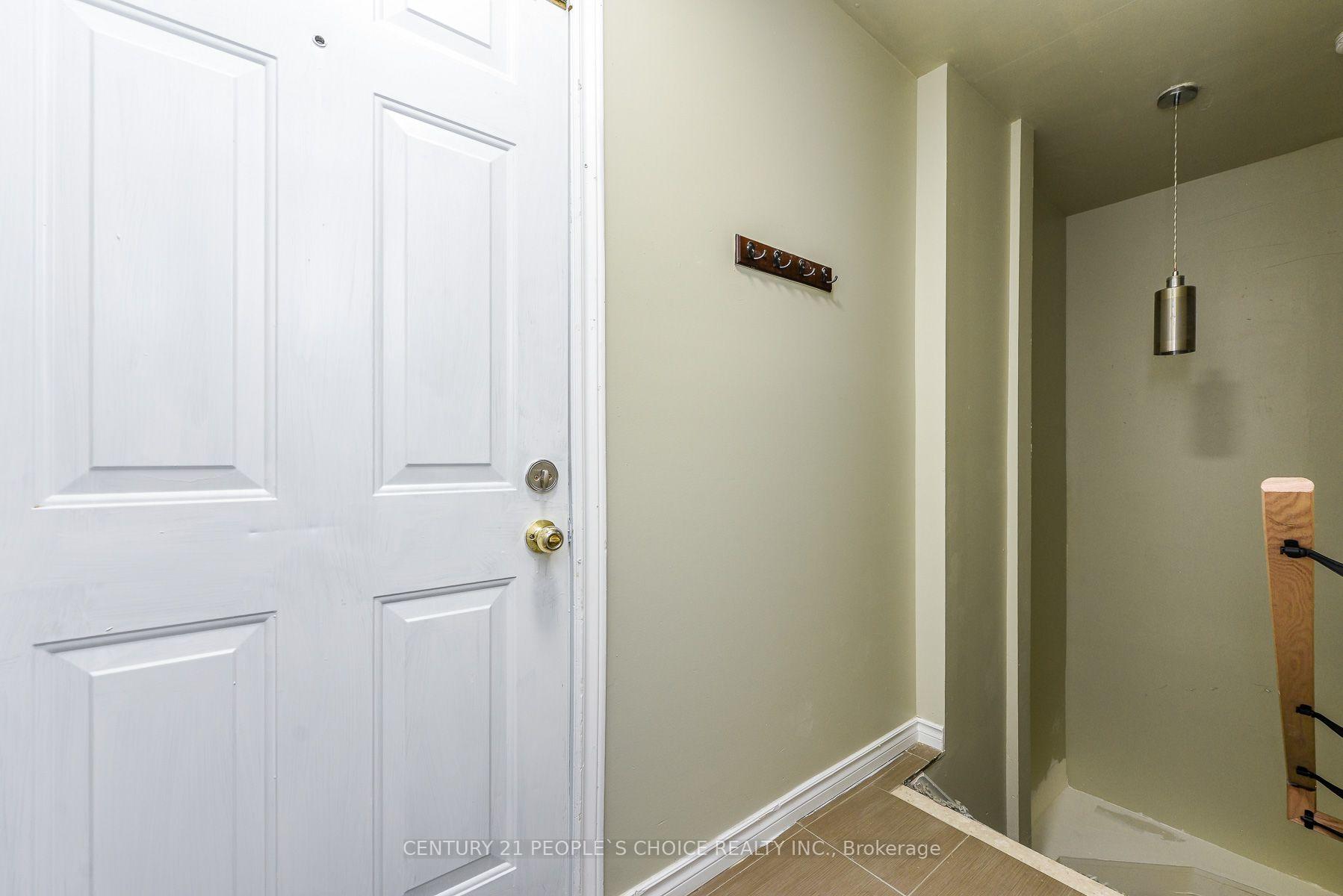 Photo 25 of 8 Fidelia Crescent, Brampton, Southgate — HOMEH