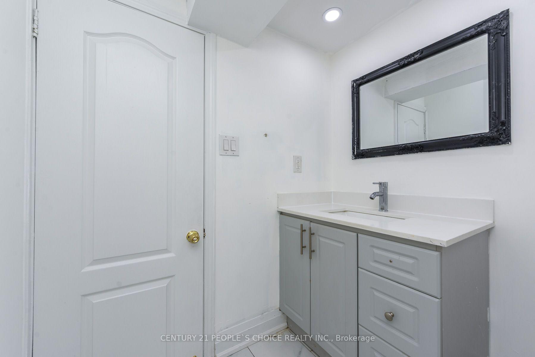 Photo 30 of 8 Fidelia Crescent, Brampton, Southgate — HOMEH